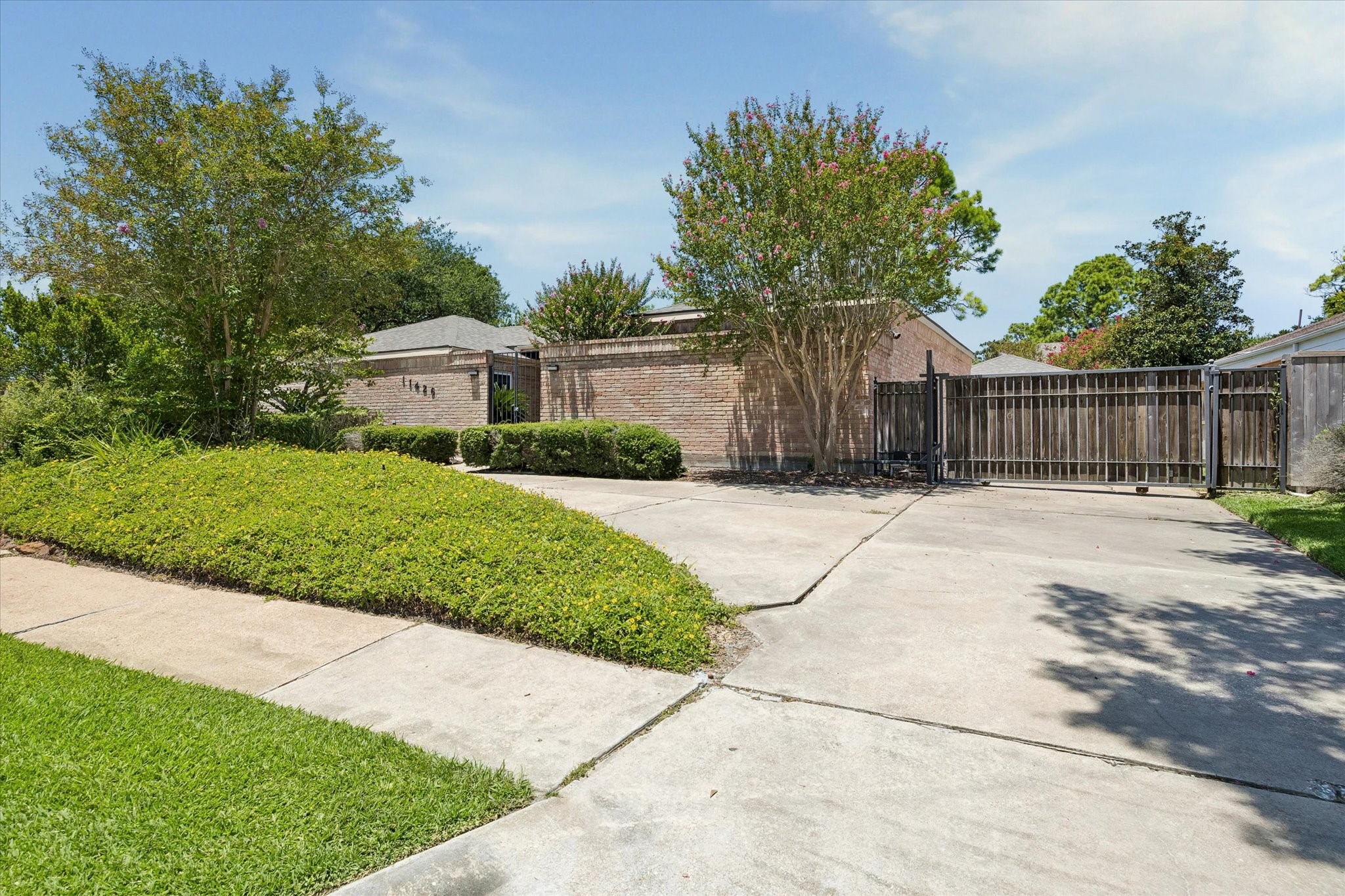 11426 Lakeside Place Dr Property Photo 2