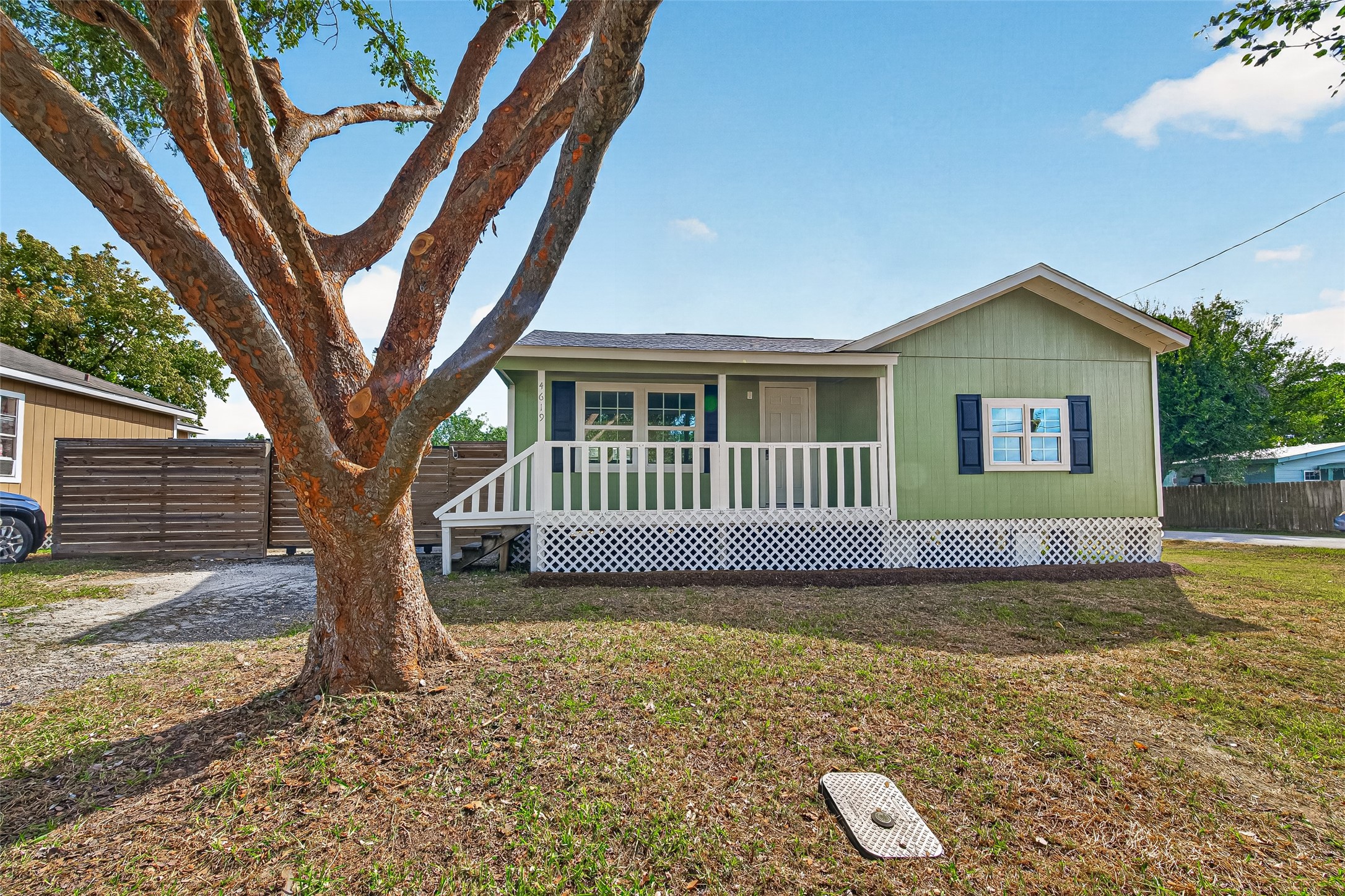4619 18th Street Property Photo 1