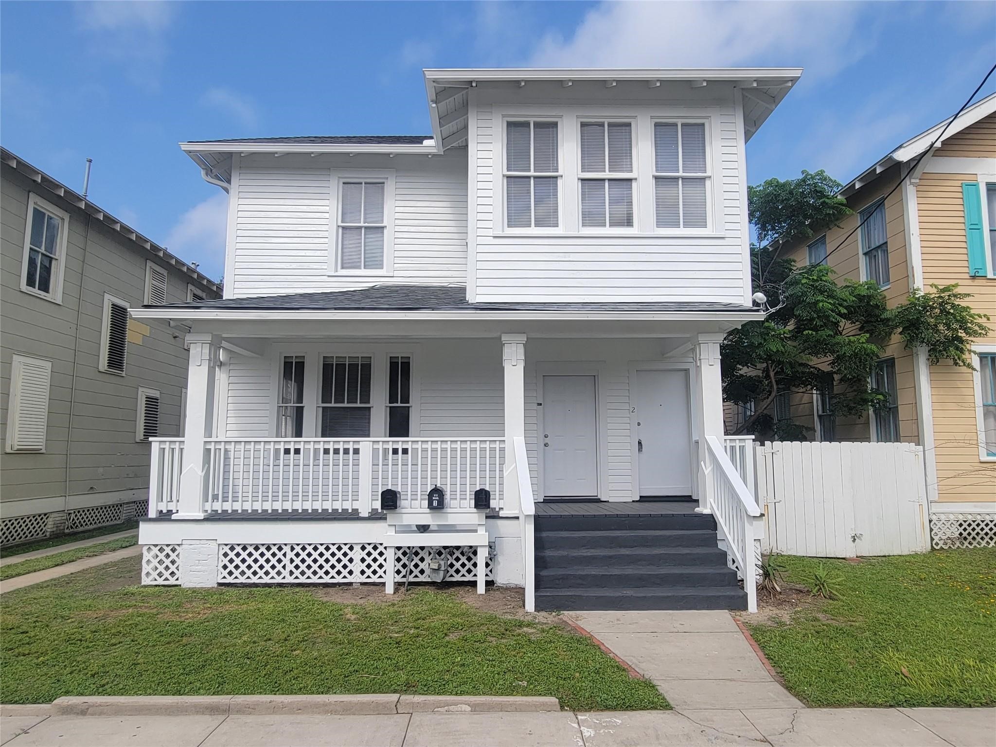 2221 35th Street Property Photo 2