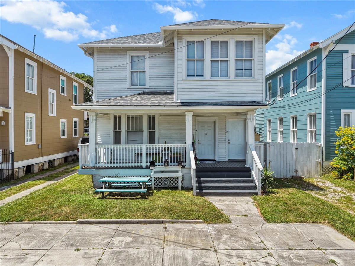 2221 35th Street Property Photo 4