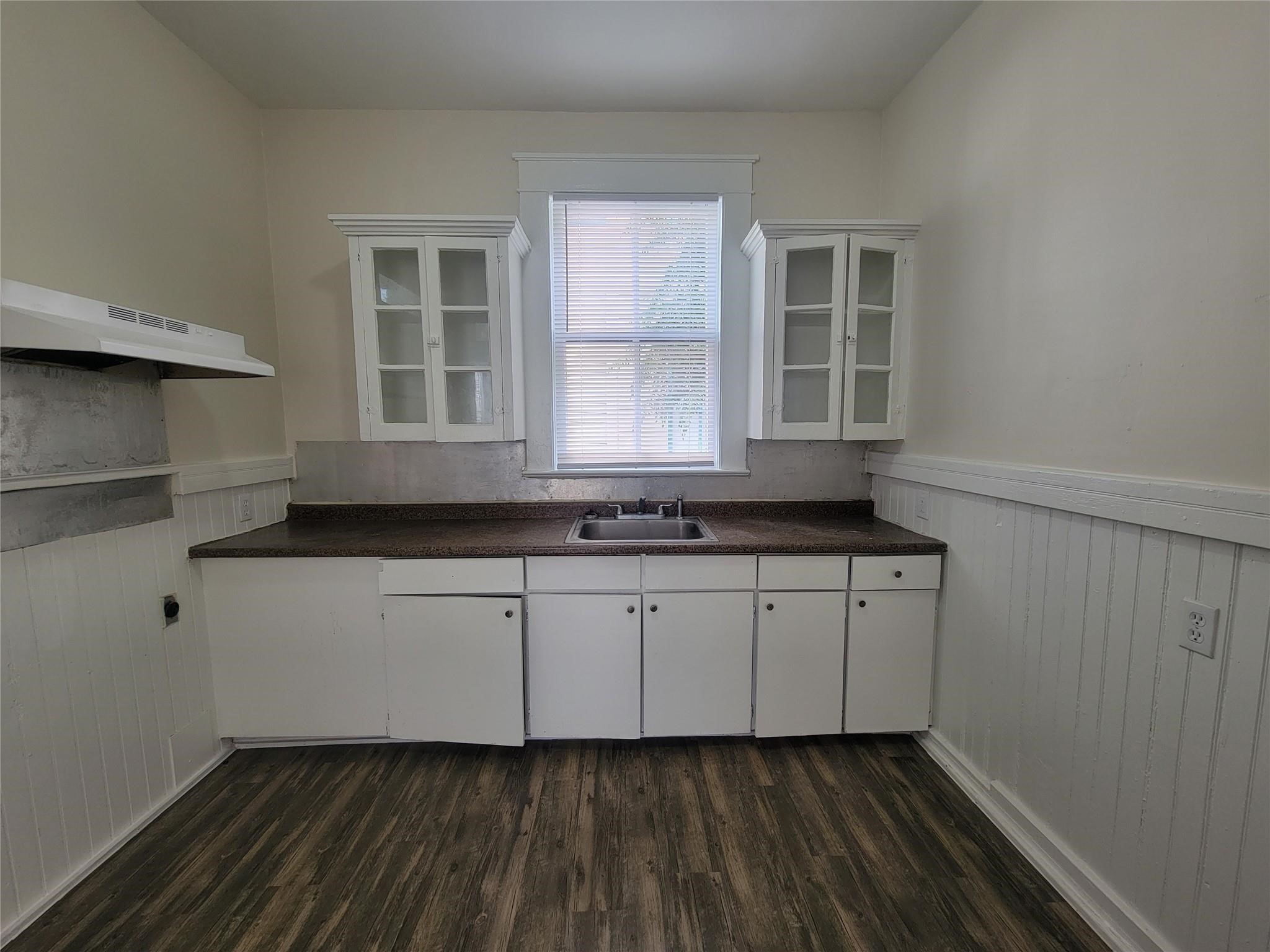 2221 35th Street Property Photo 9