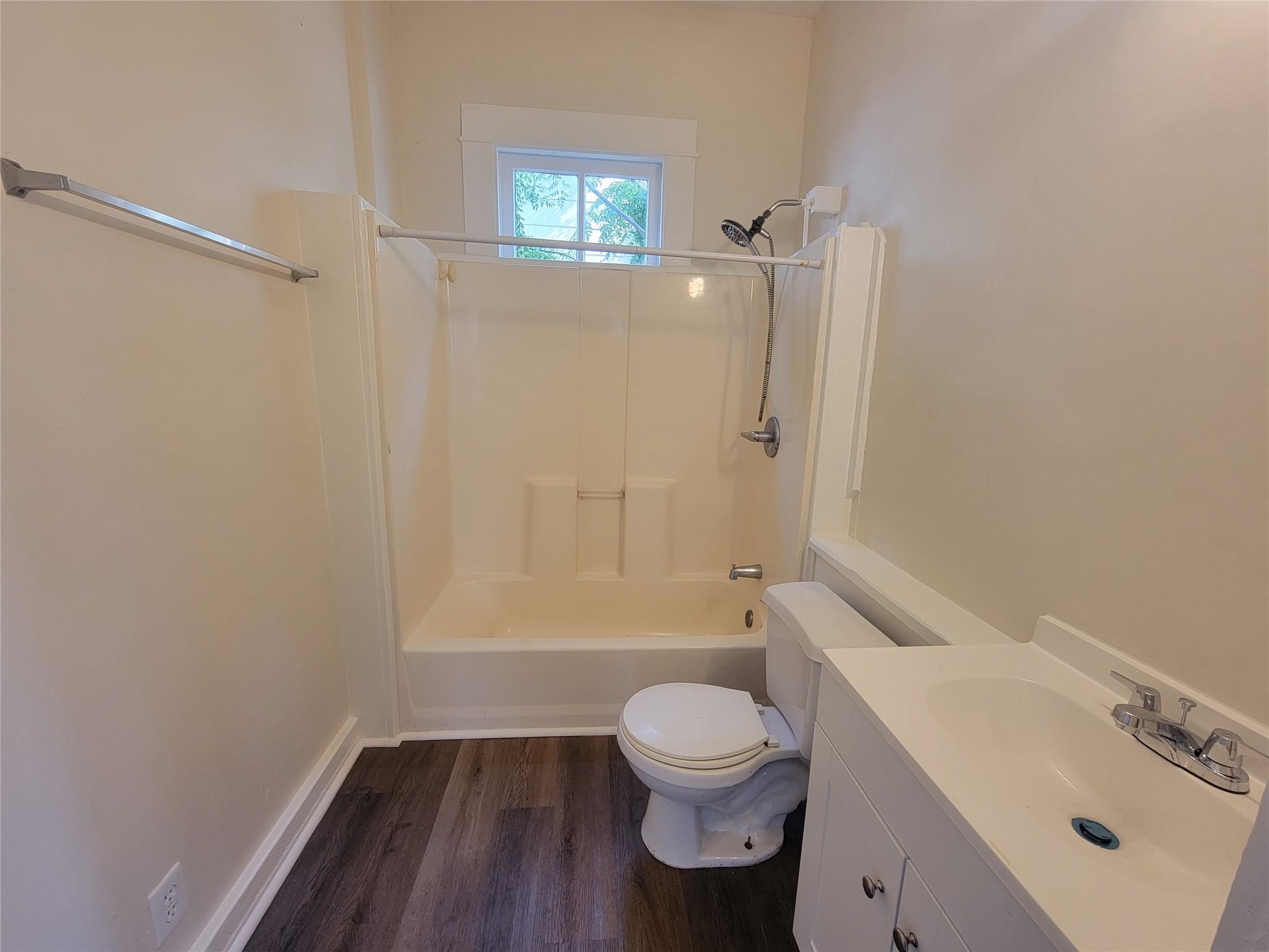 2221 35th Street Property Photo 11