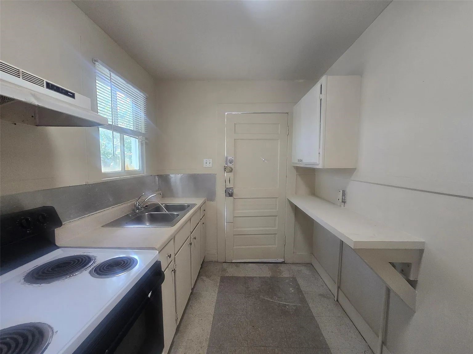 2221 35th Street Property Photo 28