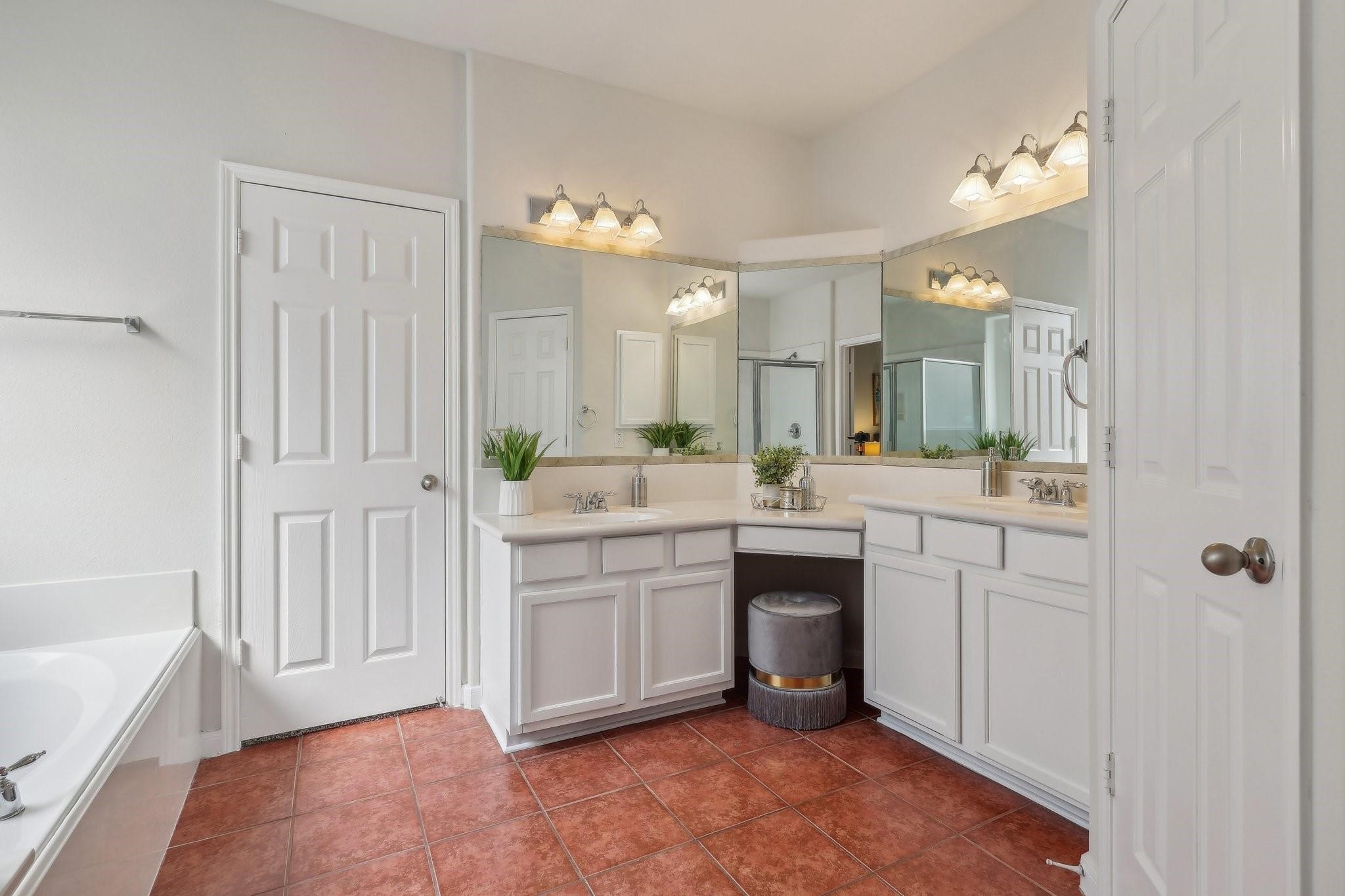 6331 Virginia Fields Drive Property Photo 23