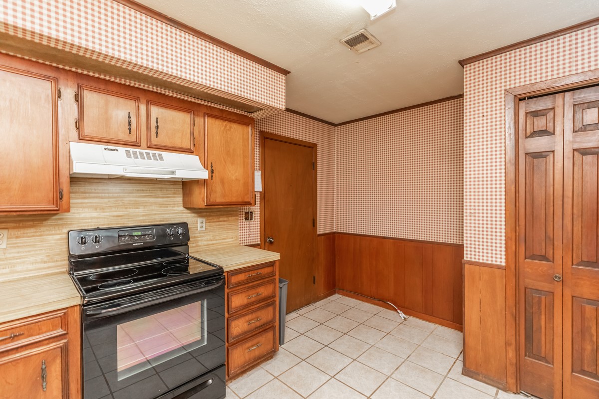 1035 Palermo Drive Property Photo 9