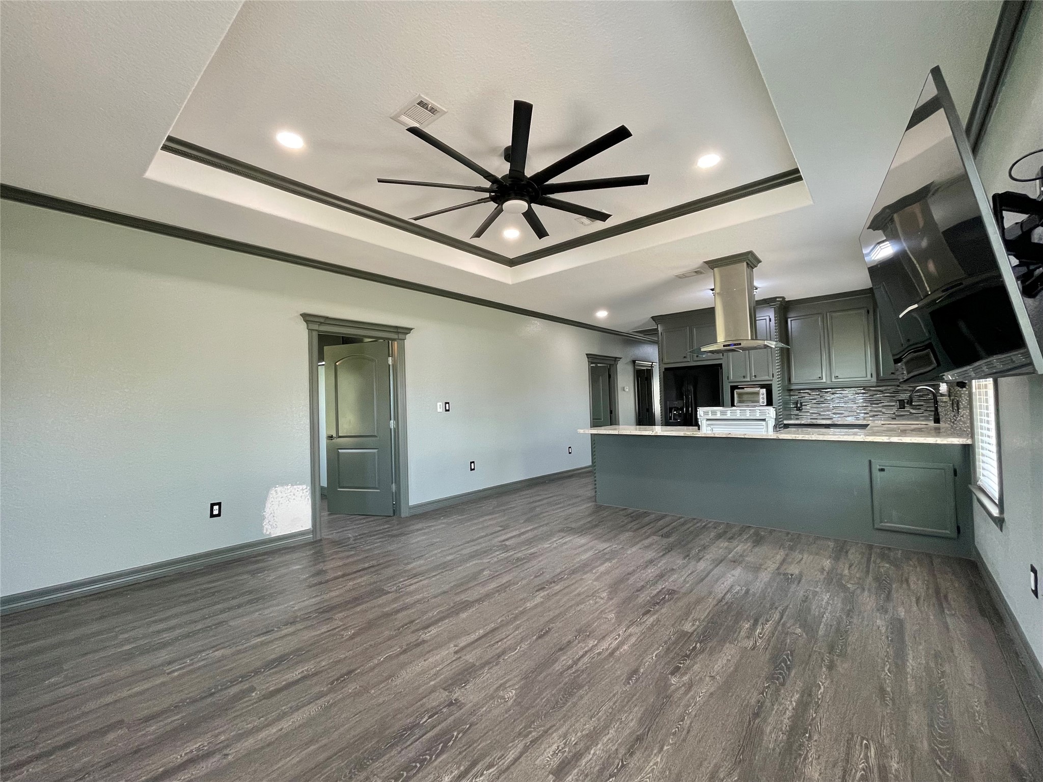 517 S Avenue G Property Photo 4