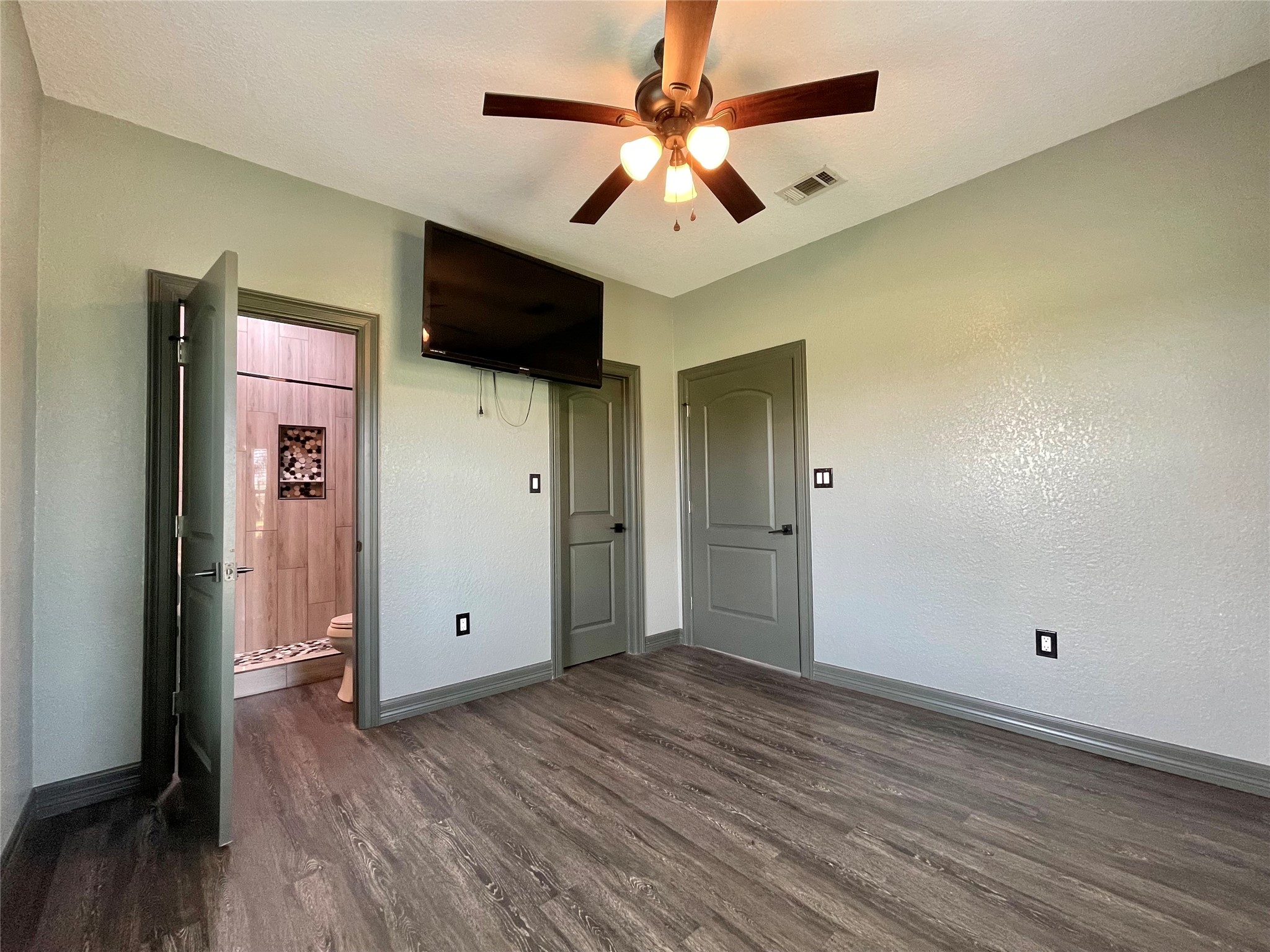 517 S Avenue G Property Photo 11