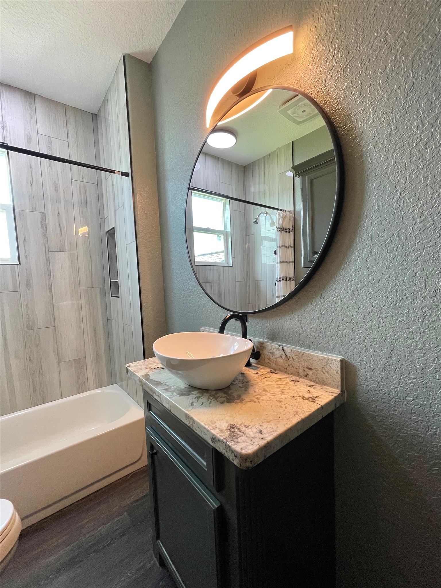 517 S Avenue G Property Photo 16