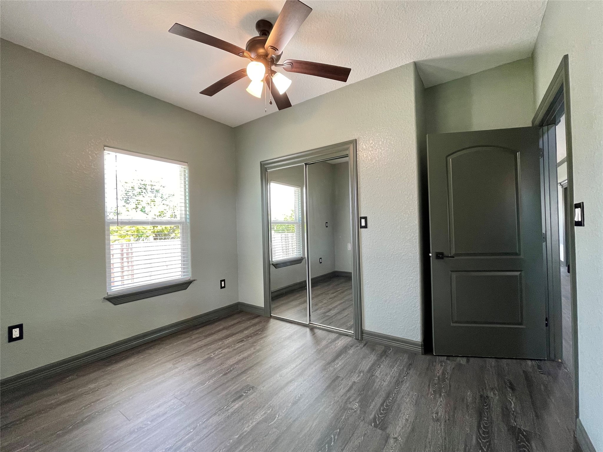 517 S Avenue G Property Photo 19