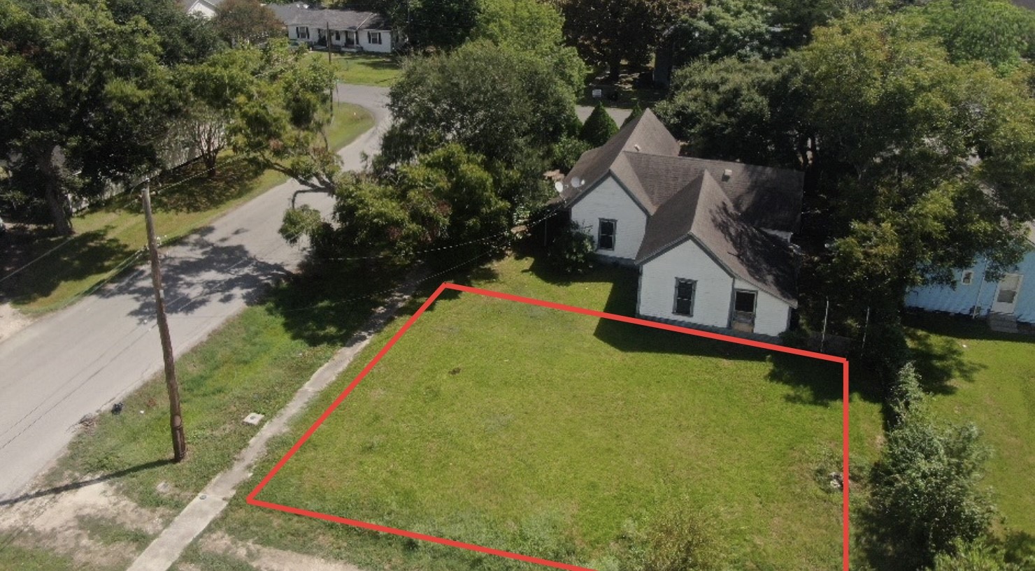 2110 Avenue D Property Photo 4