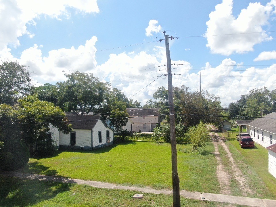 2110 Avenue D Property Photo 6