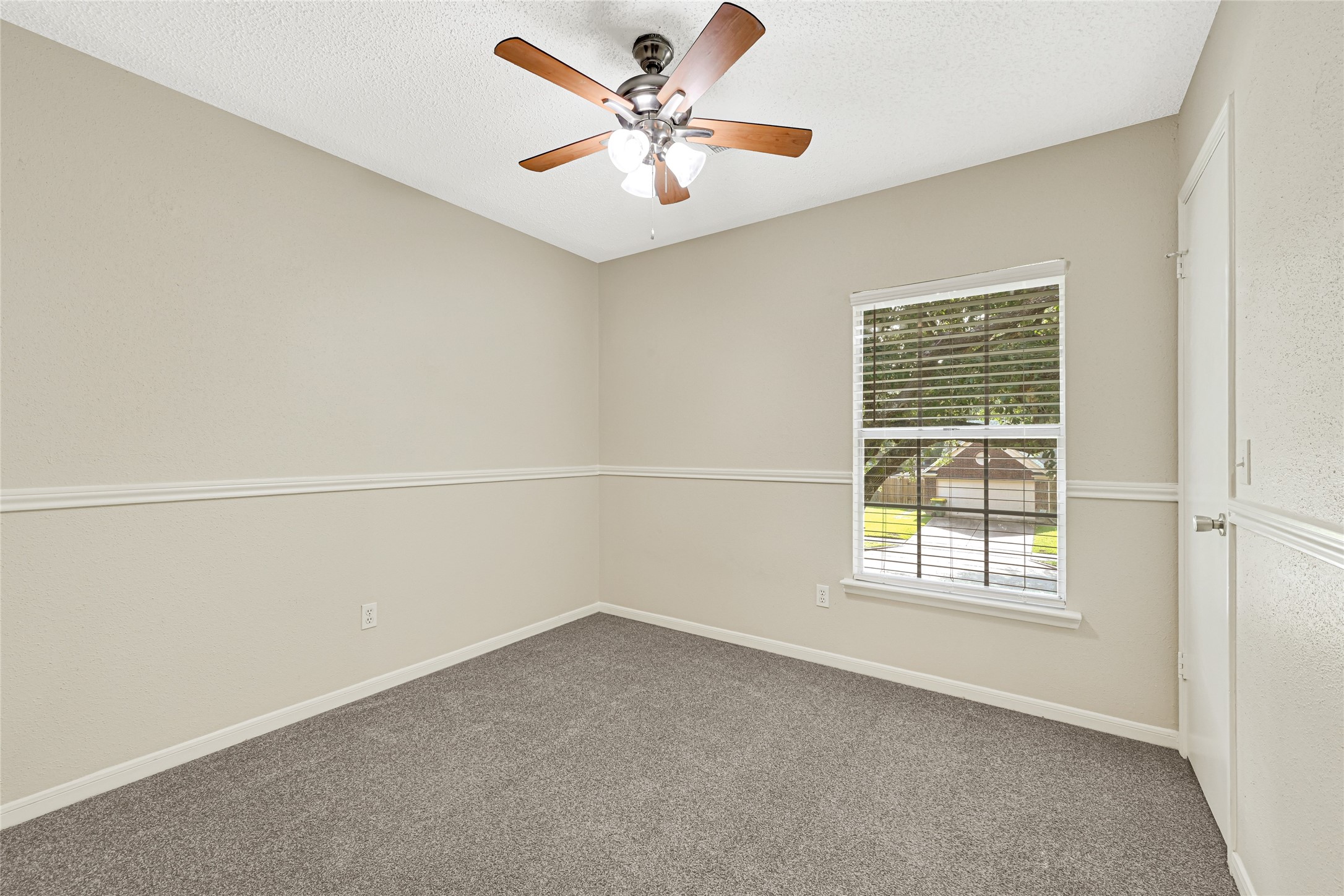 4010 Spring Garden Drive Property Photo 16