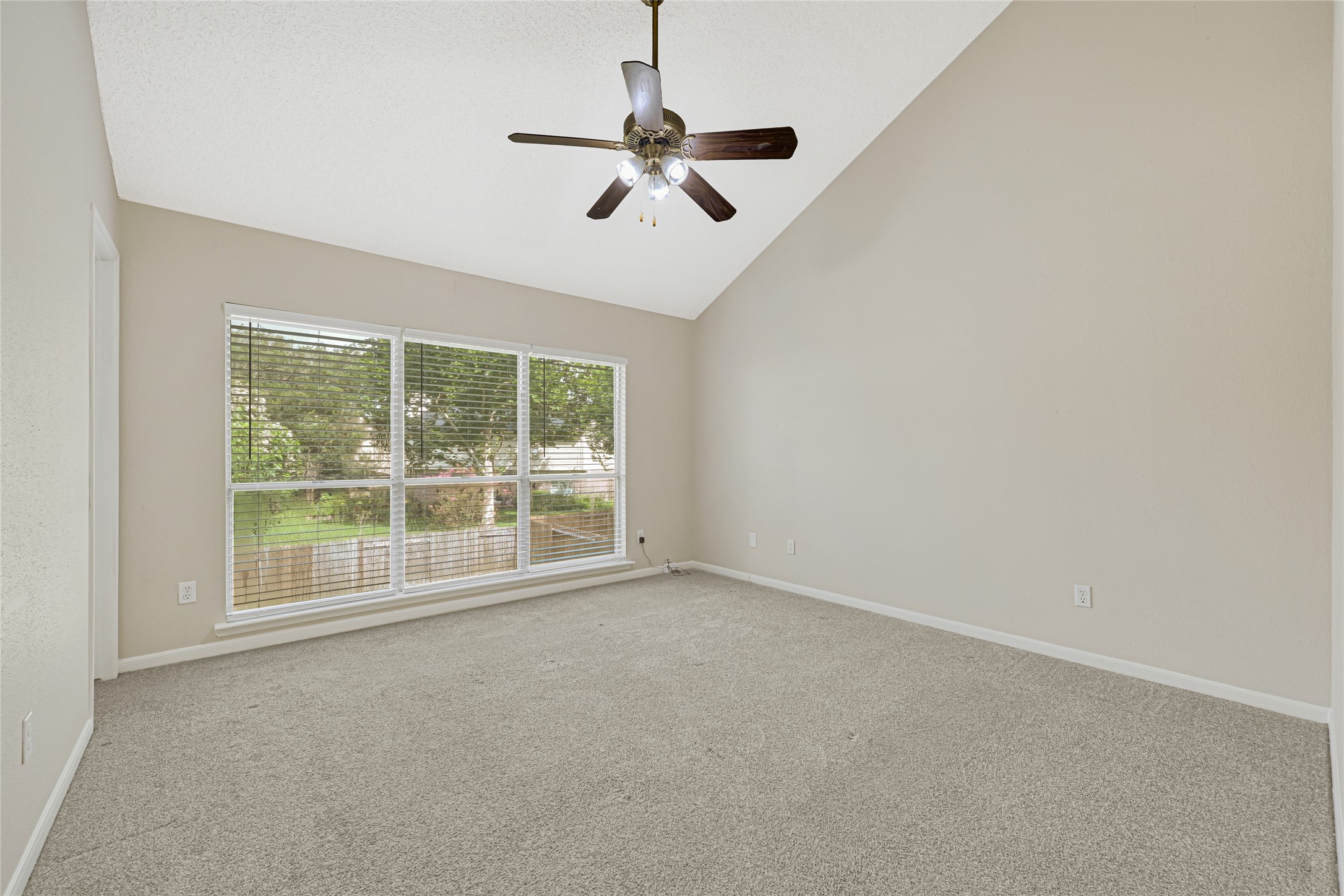 4010 Spring Garden Drive Property Photo 20