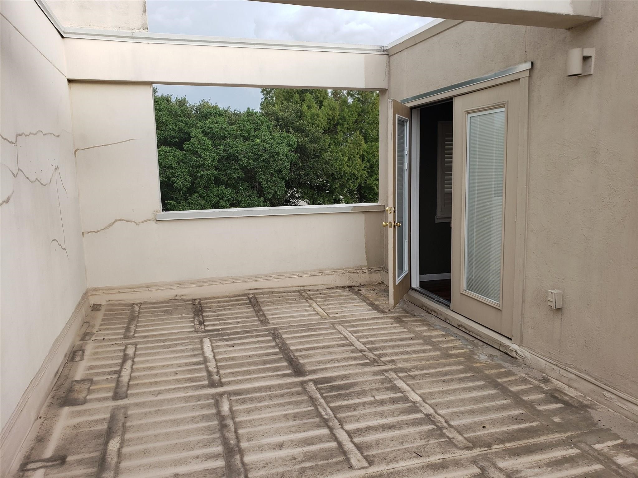 403 Anita Street 10 Property Photo 2