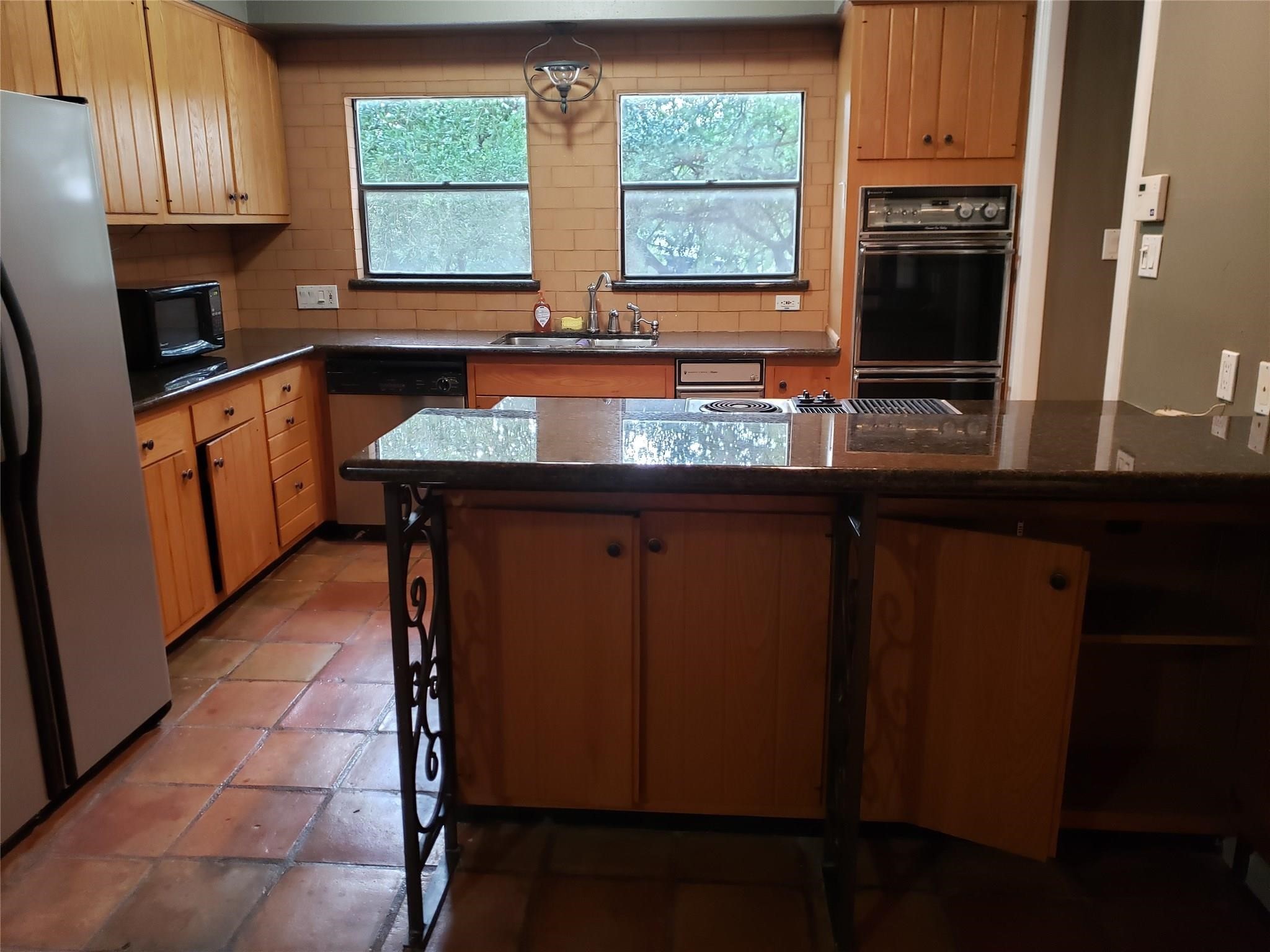 403 Anita Street 10 Property Photo 9