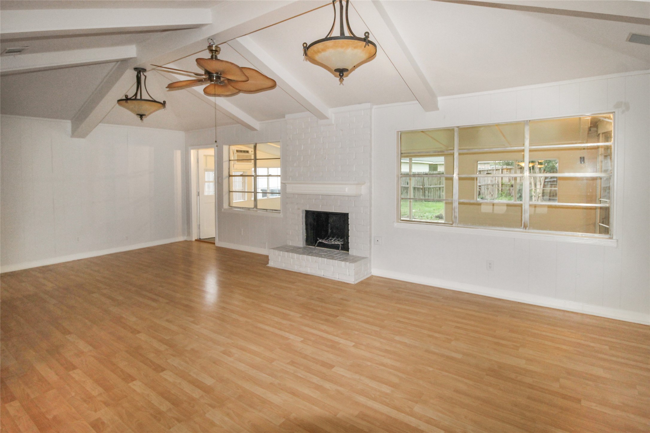10534 Huntington Wood Drive Property Photo 6