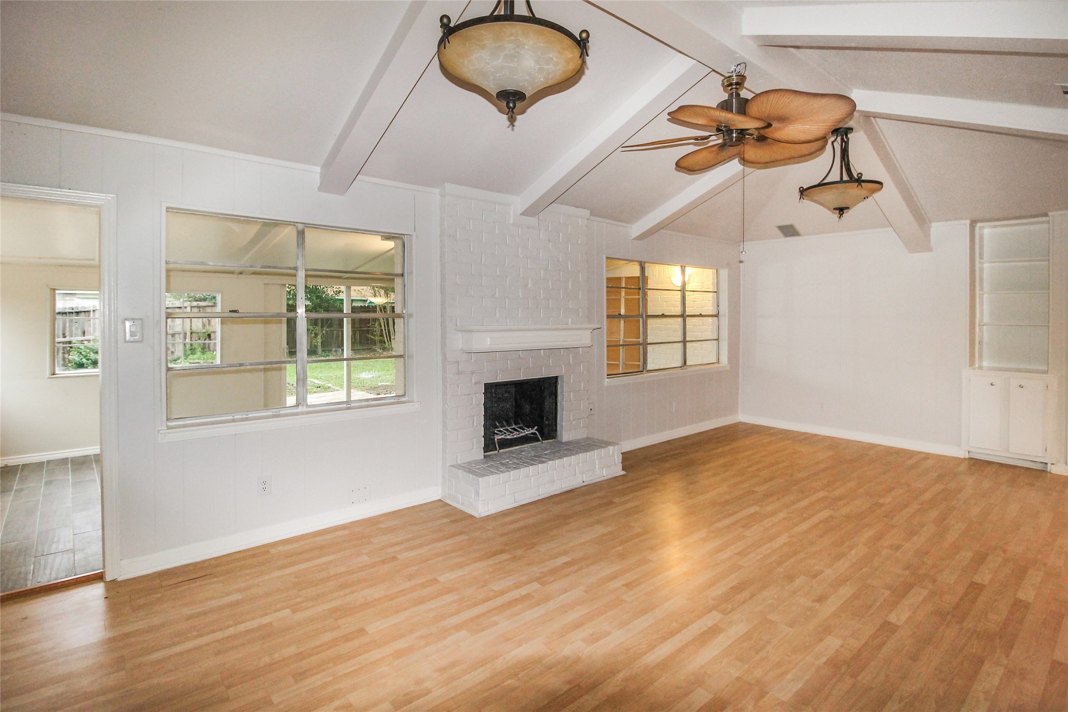10534 Huntington Wood Drive Property Photo 7