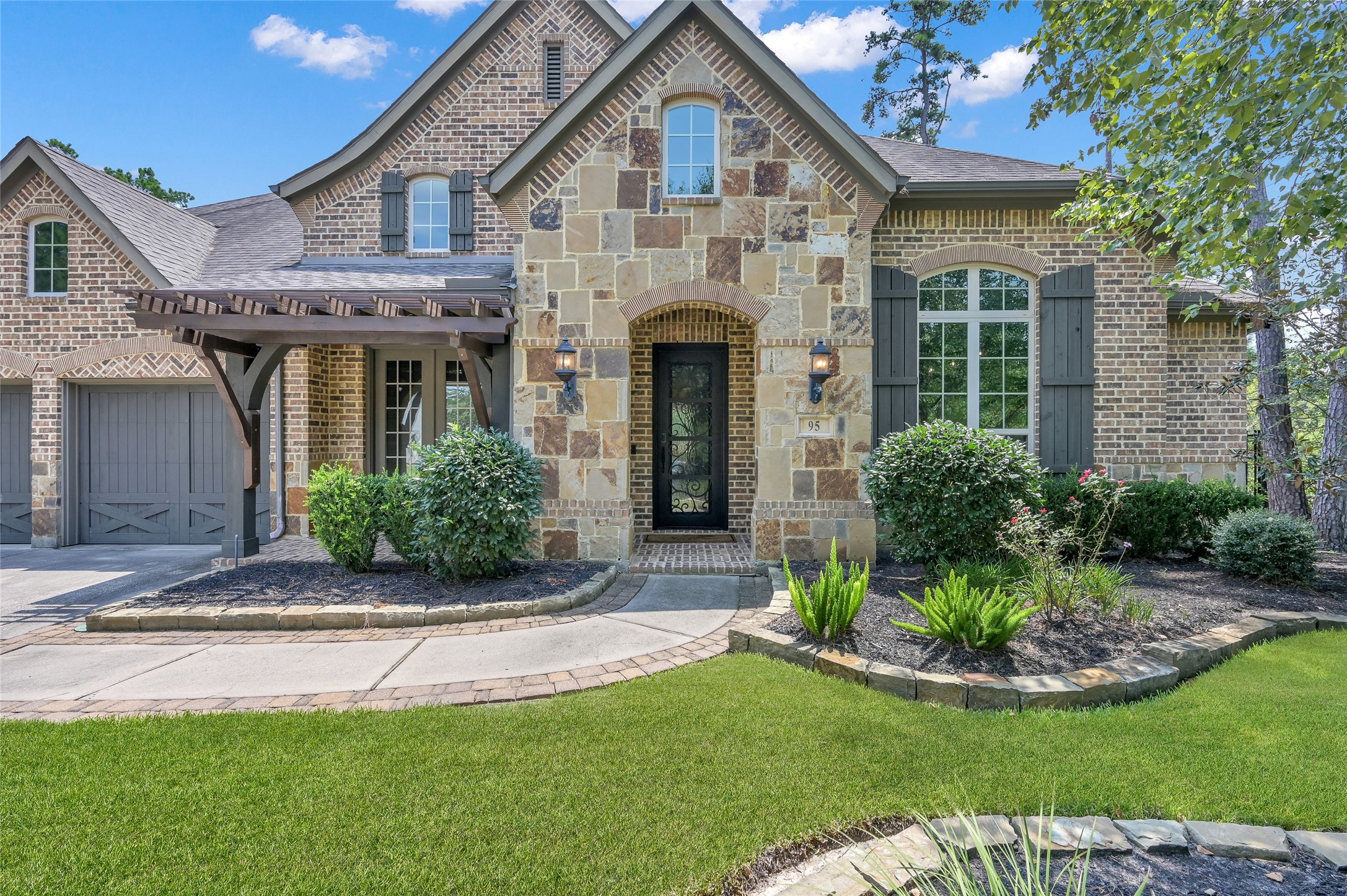 95 S Shimmering Aspen Circle Property Photo 3