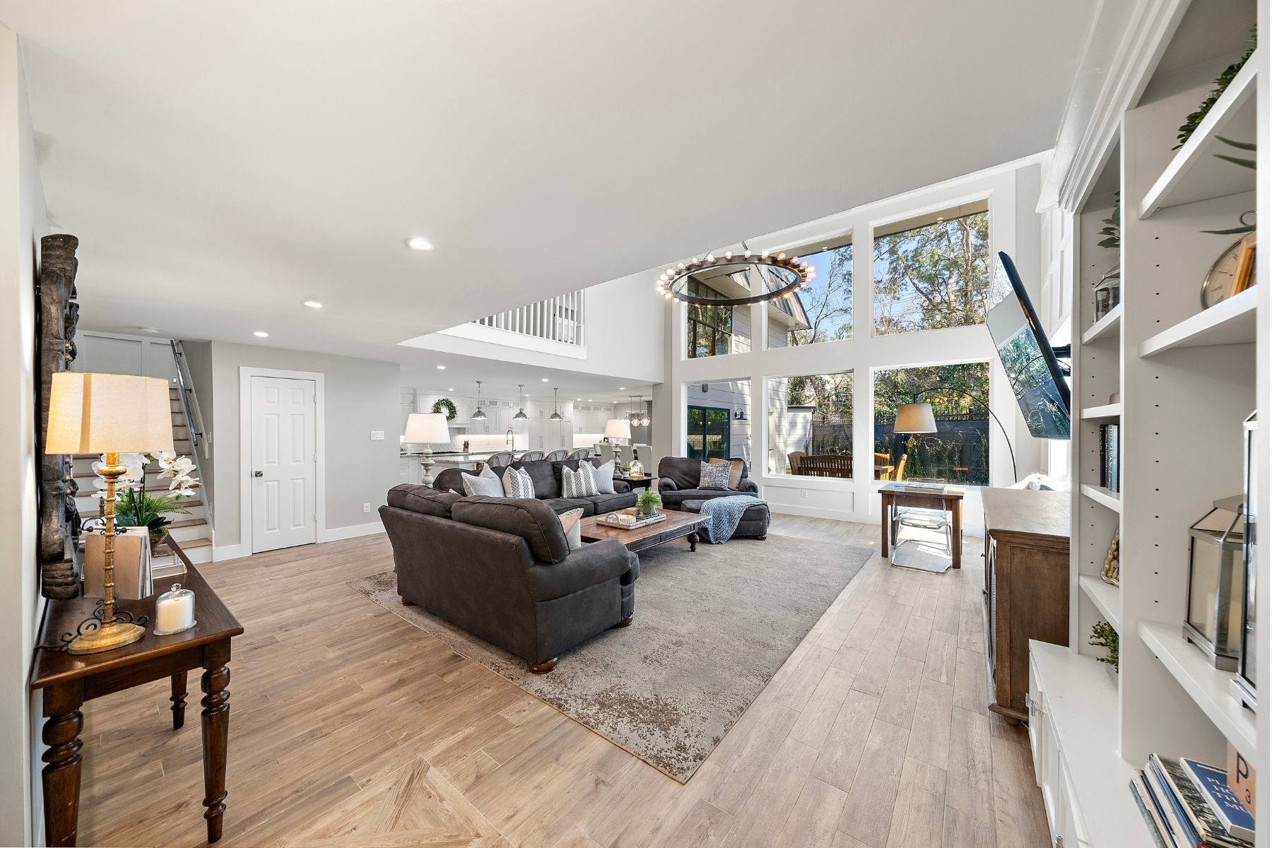 8912 Chatsworth Drive Property Photo