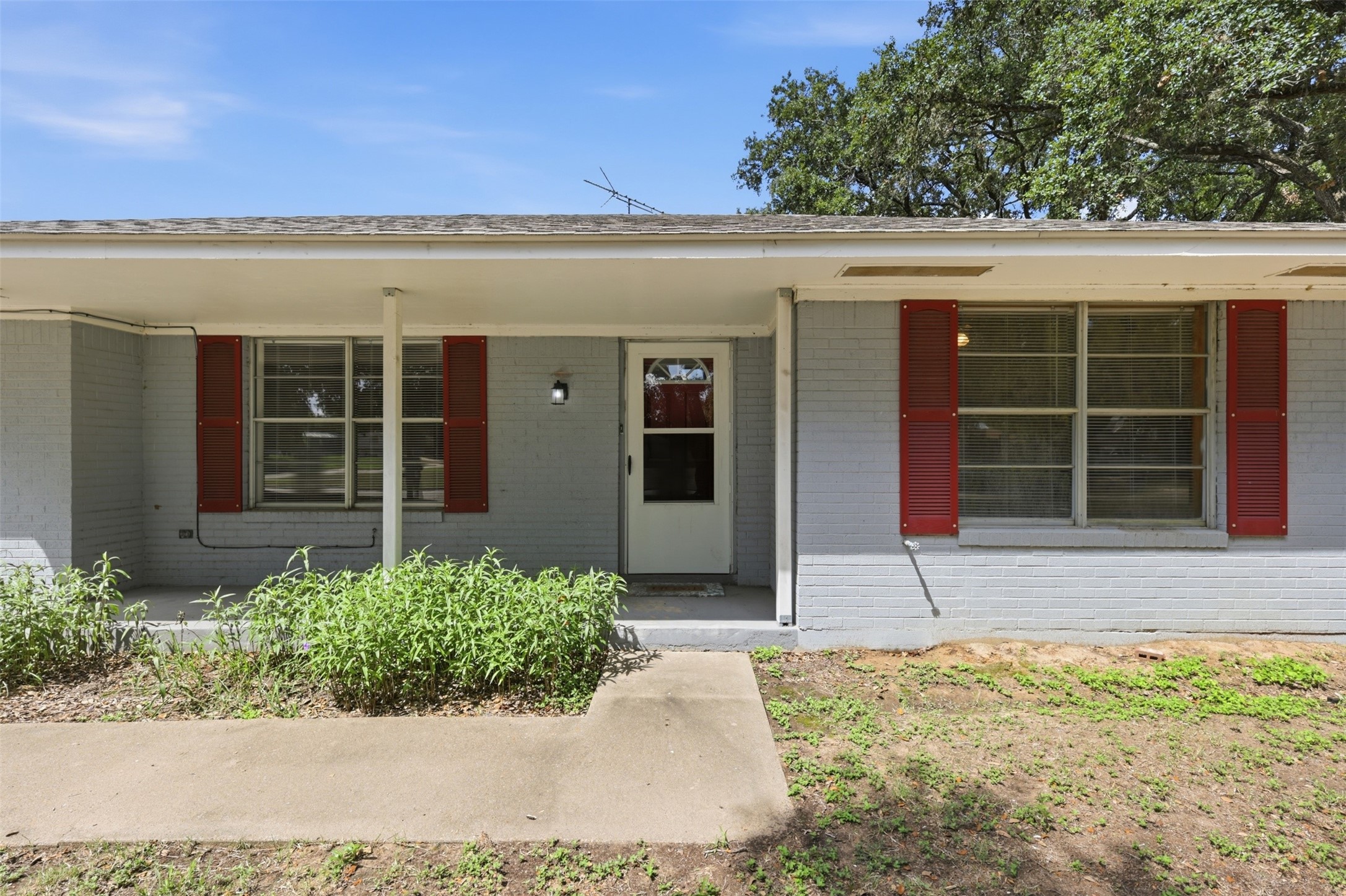 1845 7th Street Property Photo 2