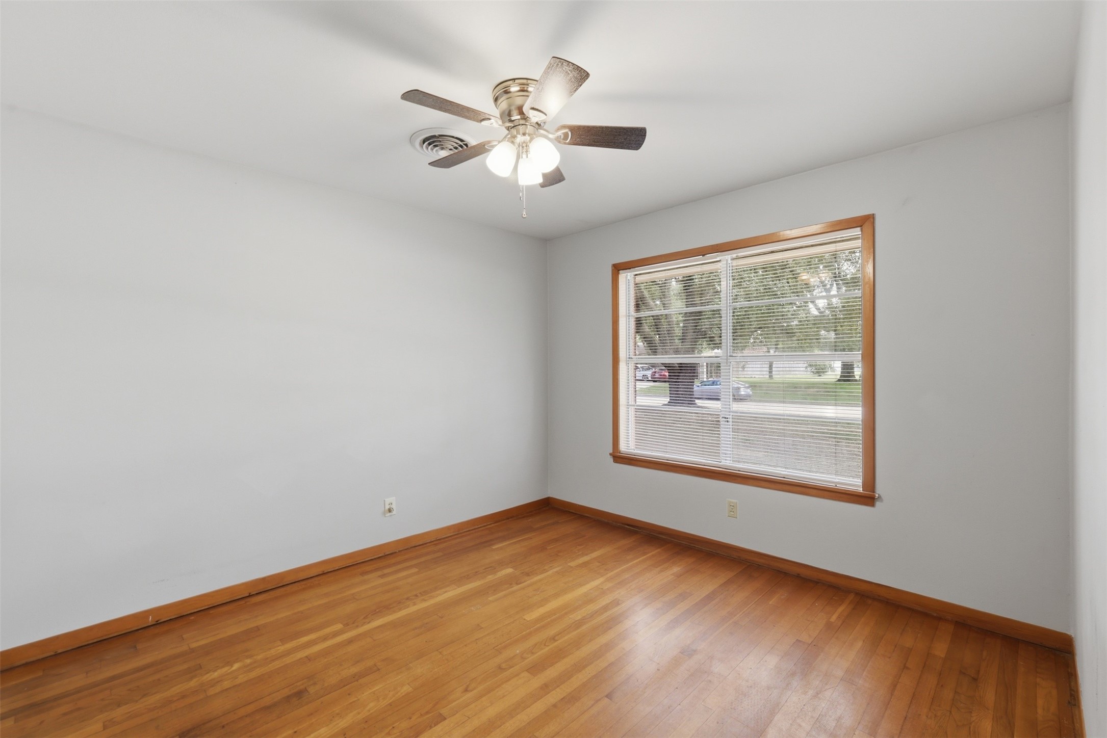 1845 7th Street Property Photo 7