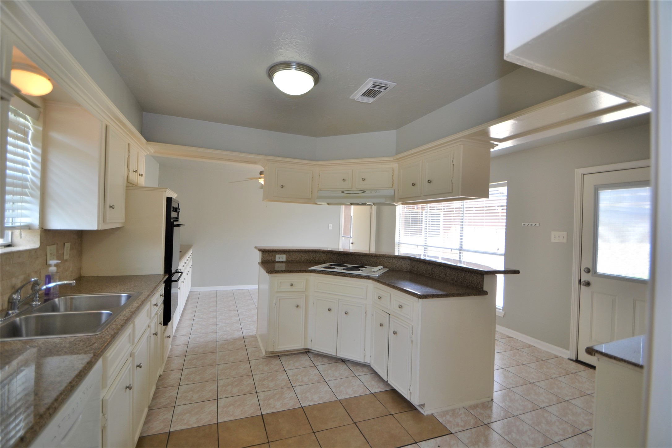 15927 Tumbling Rapids Drive Property Photo 11