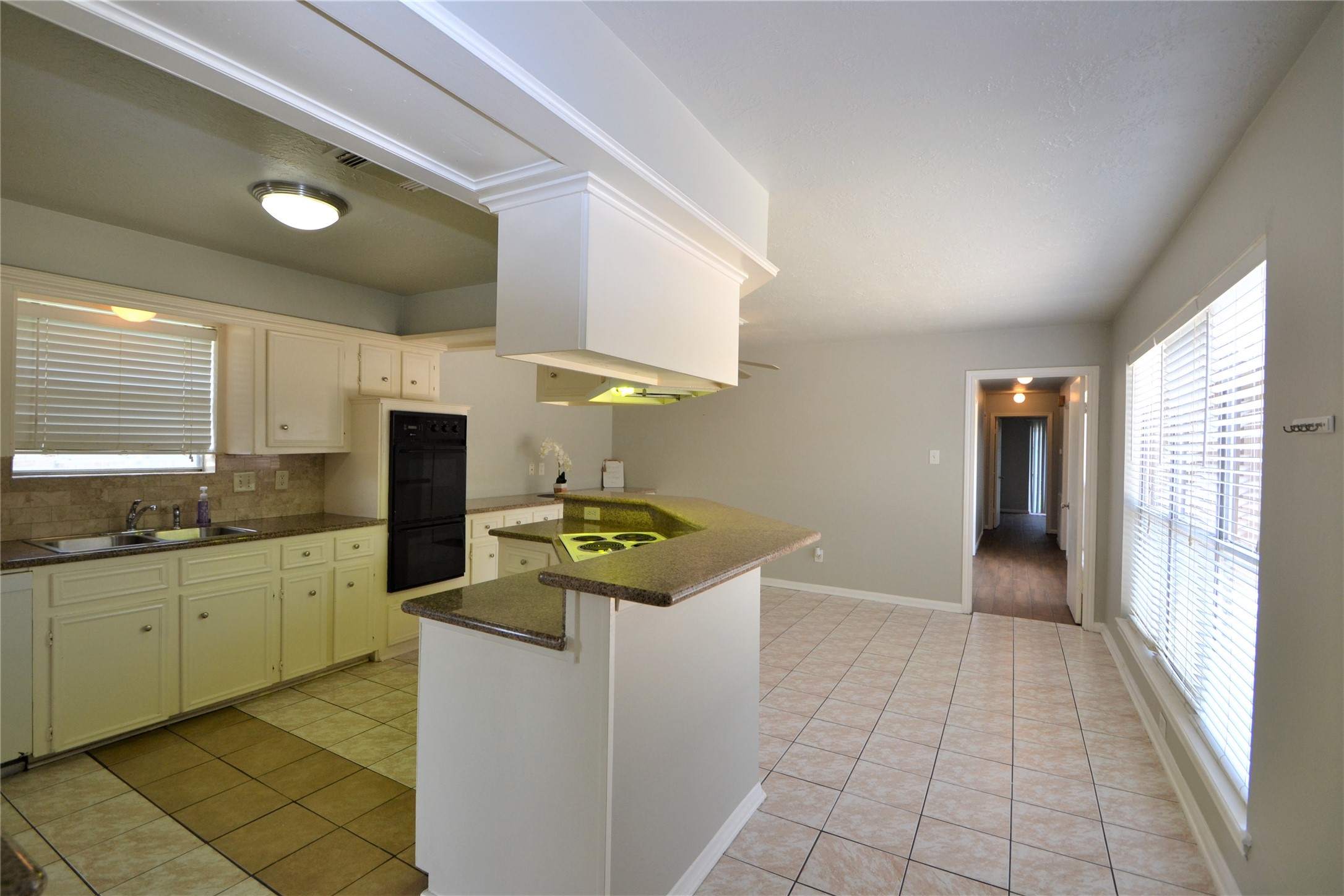 15927 Tumbling Rapids Drive Property Photo 13