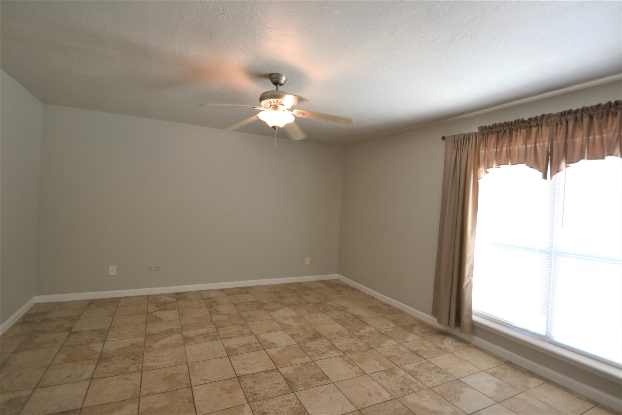 15927 Tumbling Rapids Drive Property Photo 31