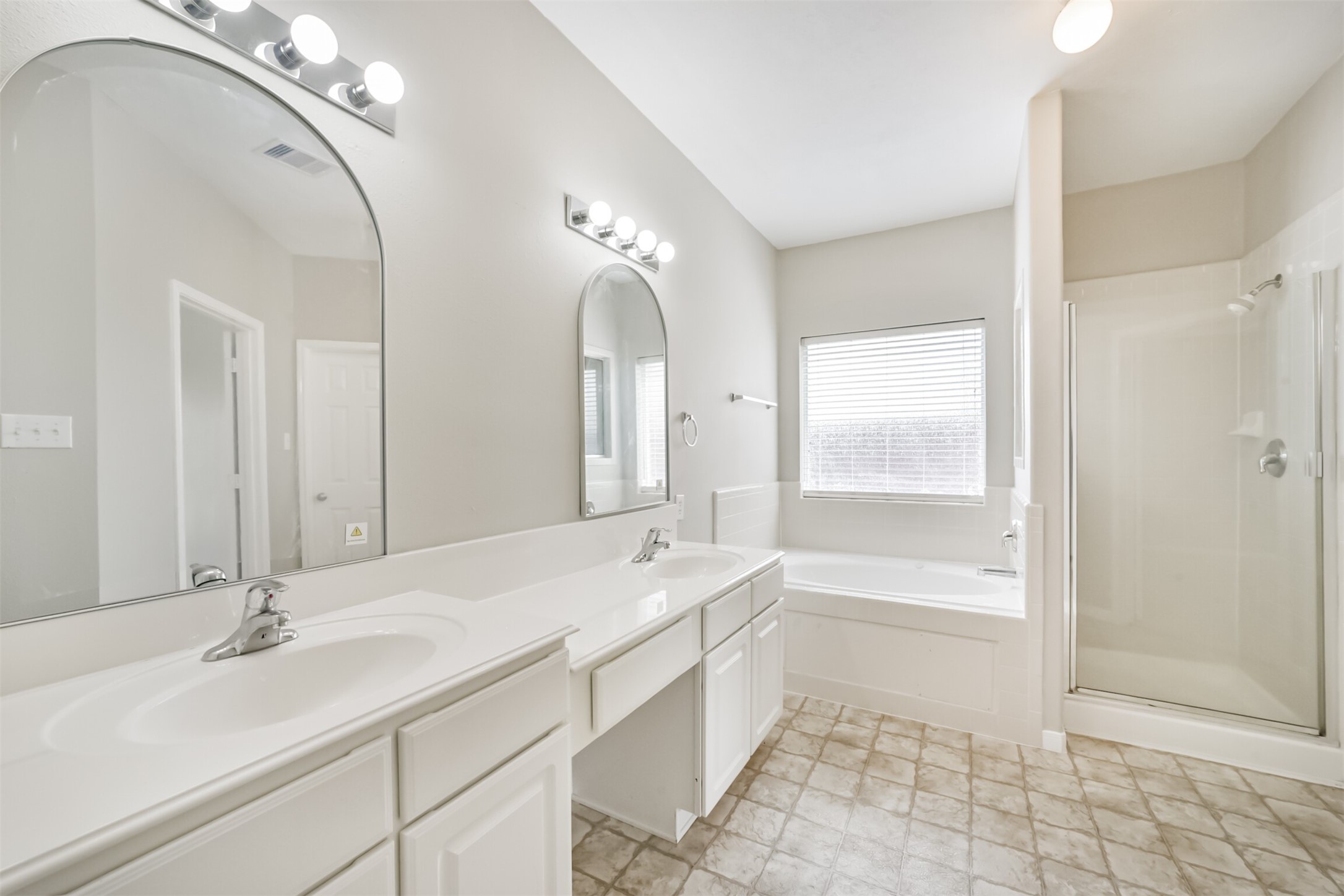 2705 Haleys Comet Court Property Photo 27