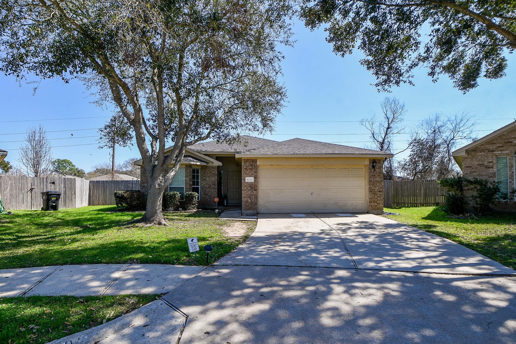 16202 Broadglen Court Property Photo 1