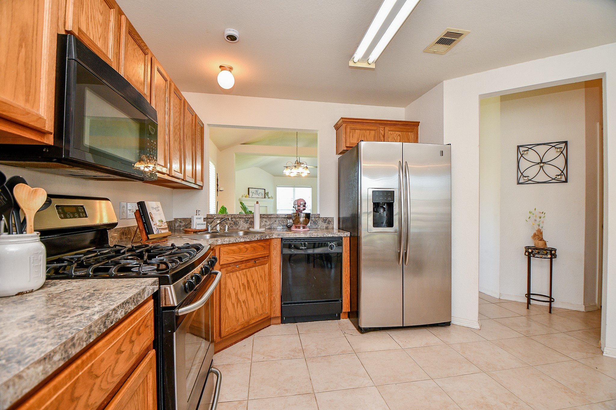 16202 Broadglen Court Property Photo 8
