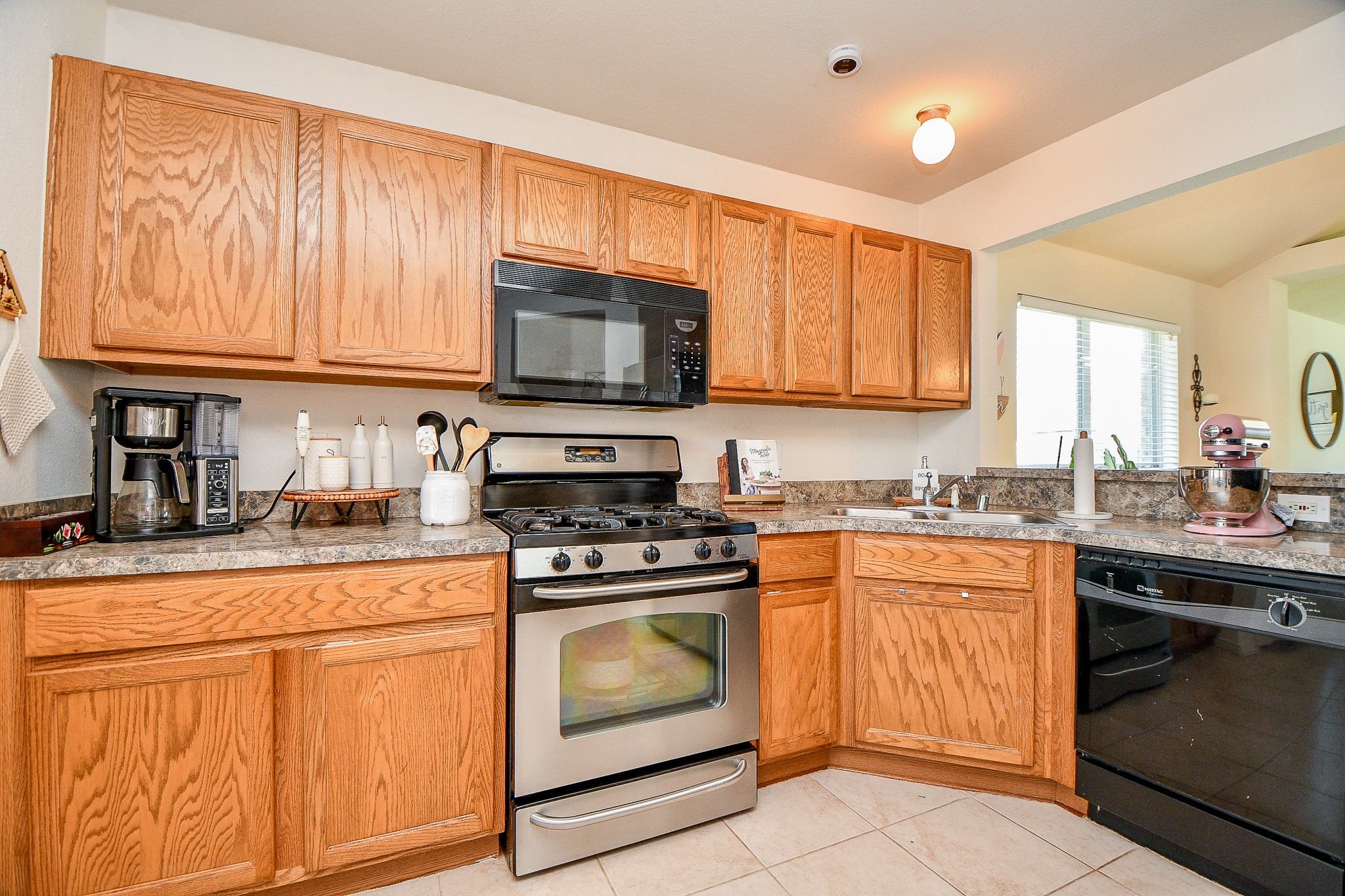 16202 Broadglen Court Property Photo 9