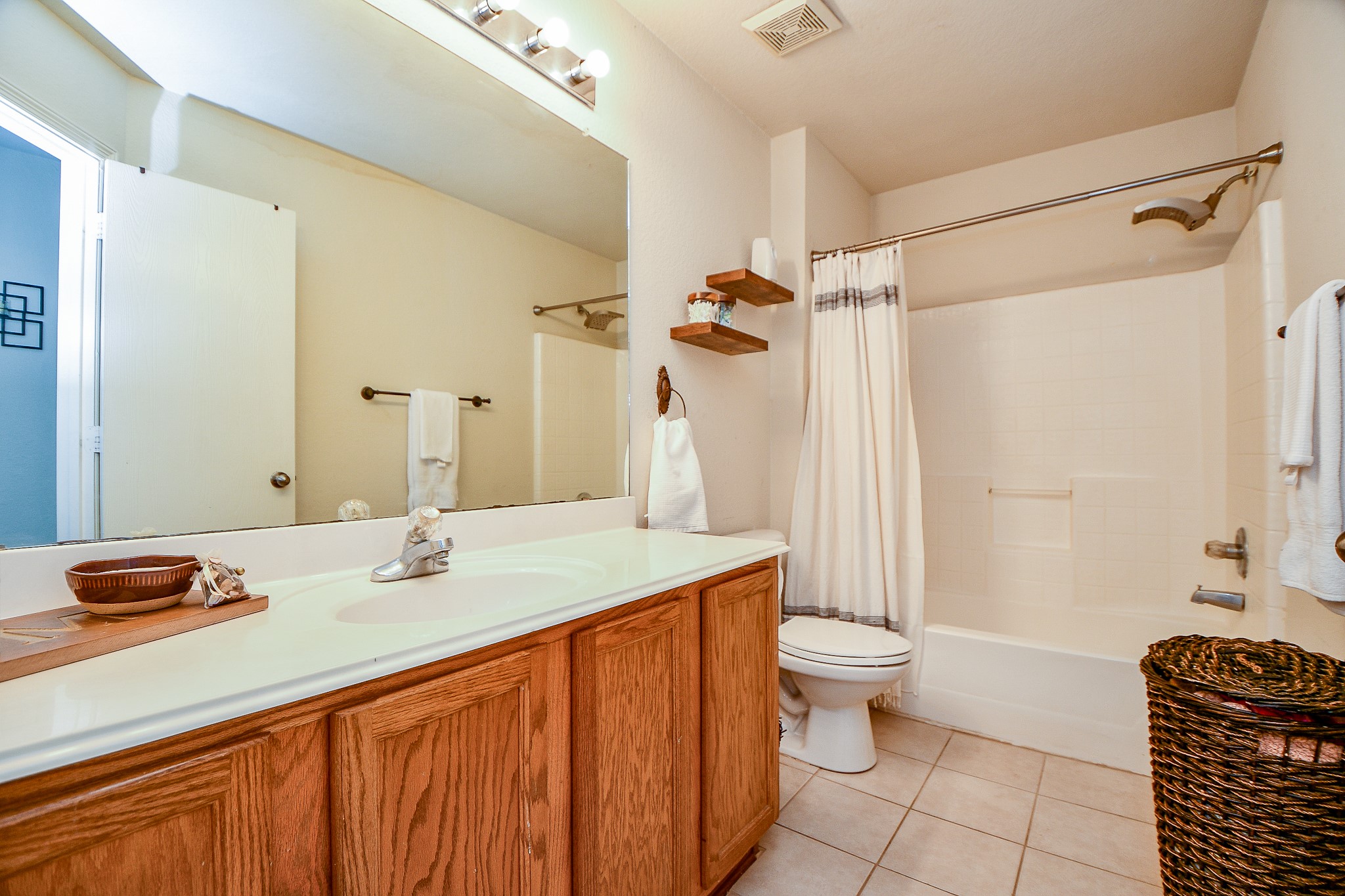 16202 Broadglen Court Property Photo 27