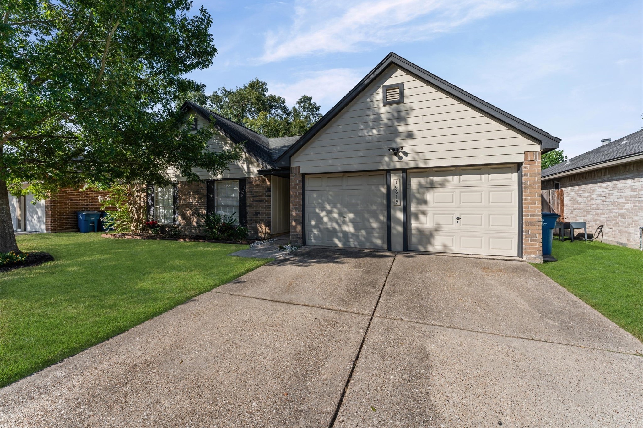19619 Brentonridge Lane Property Photo 2