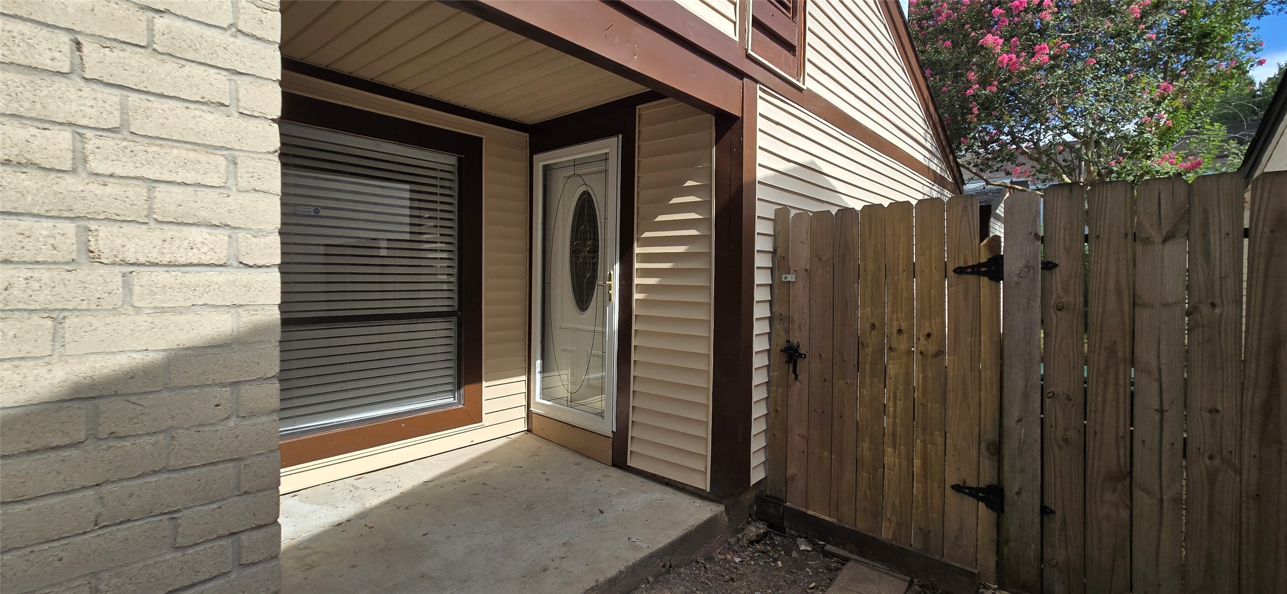 6311 Dawnridge Drive Property Photo 2