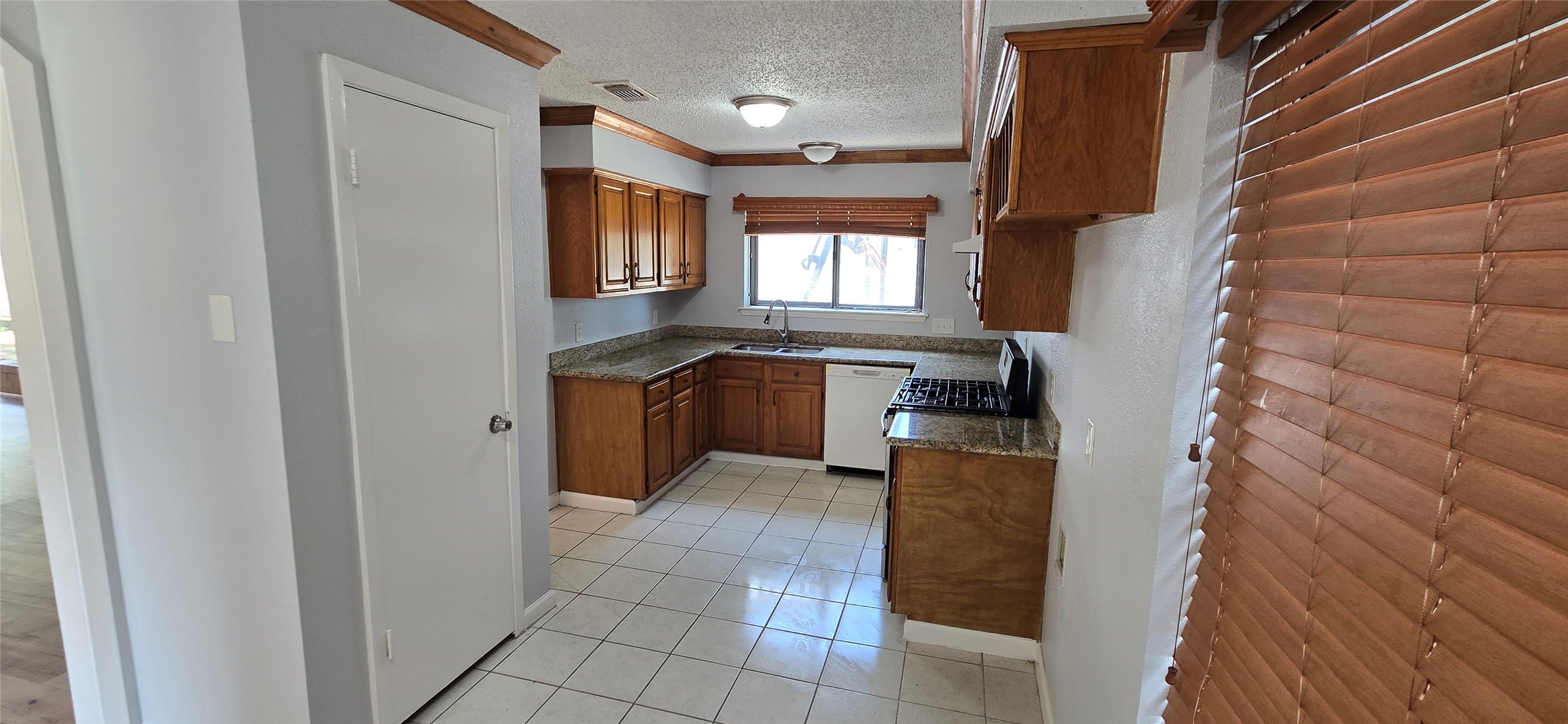 6311 Dawnridge Drive Property Photo 9