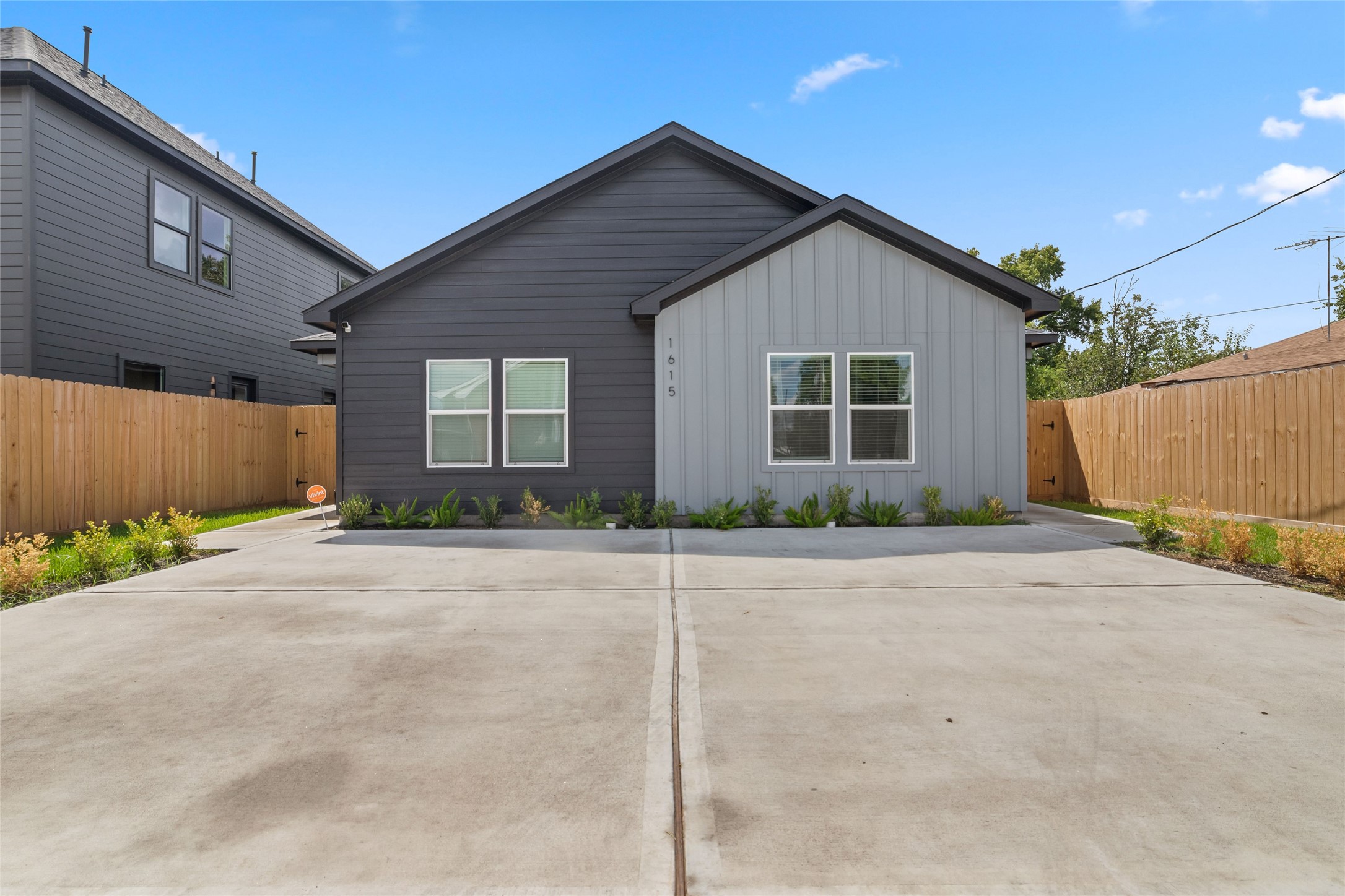 1615 Dolly Wright Street B Property Photo 2