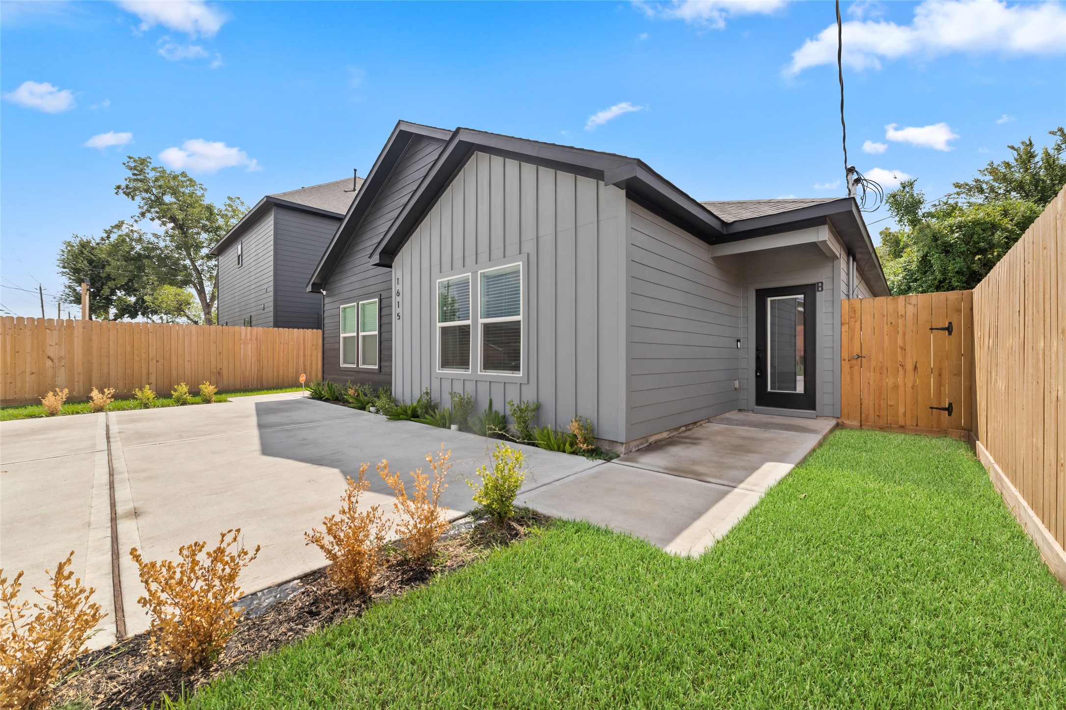 1615 Dolly Wright Street B Property Photo 3