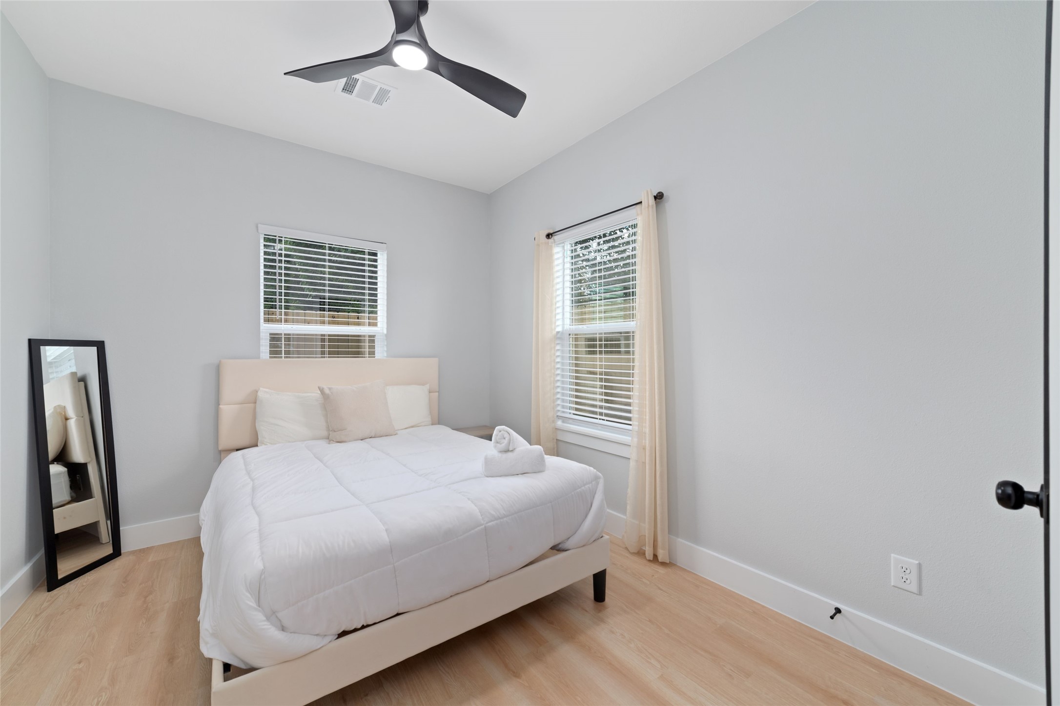 1615 Dolly Wright Street B Property Photo 6