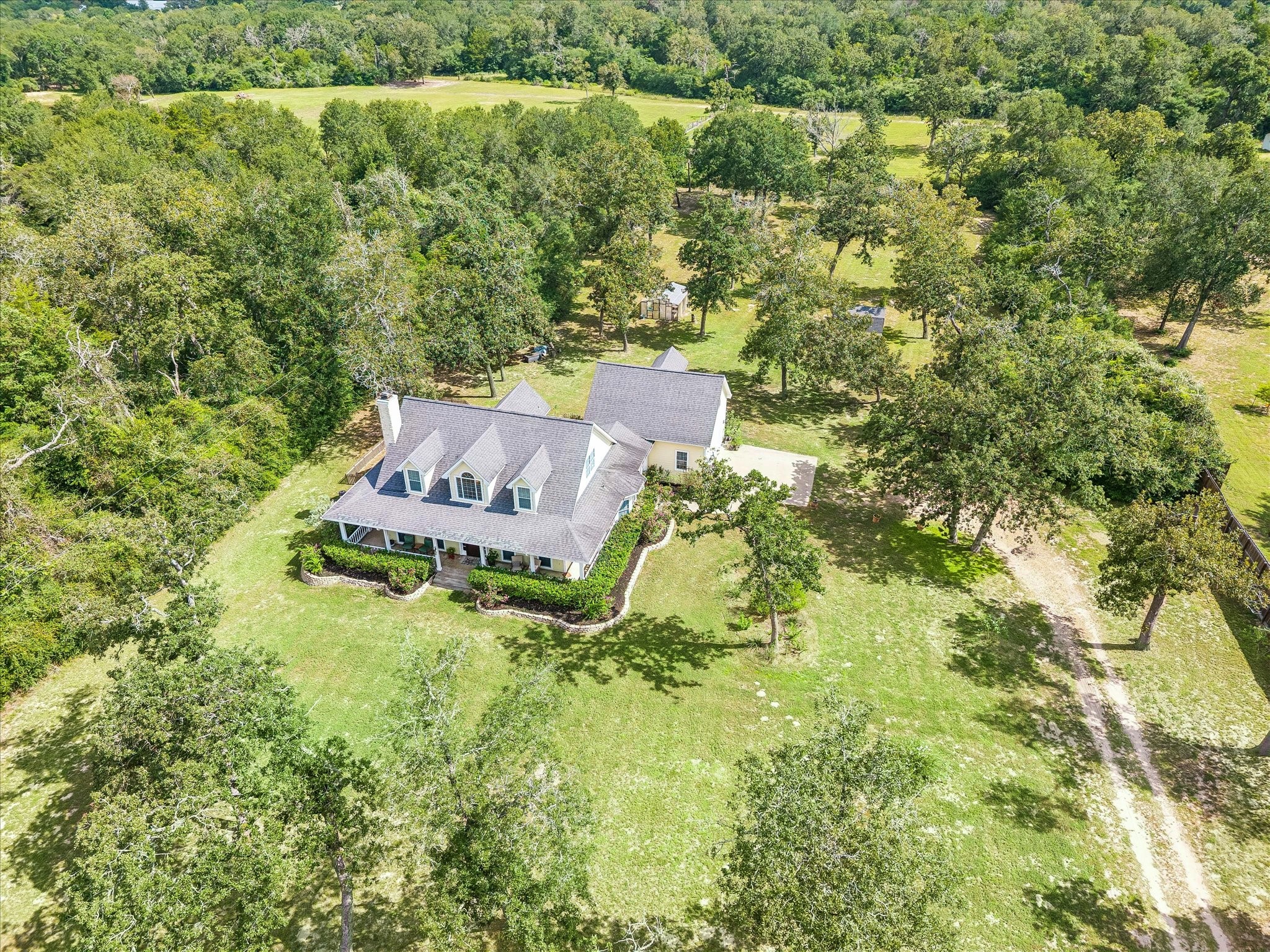 475 Piney Creek Road Property Photo 2