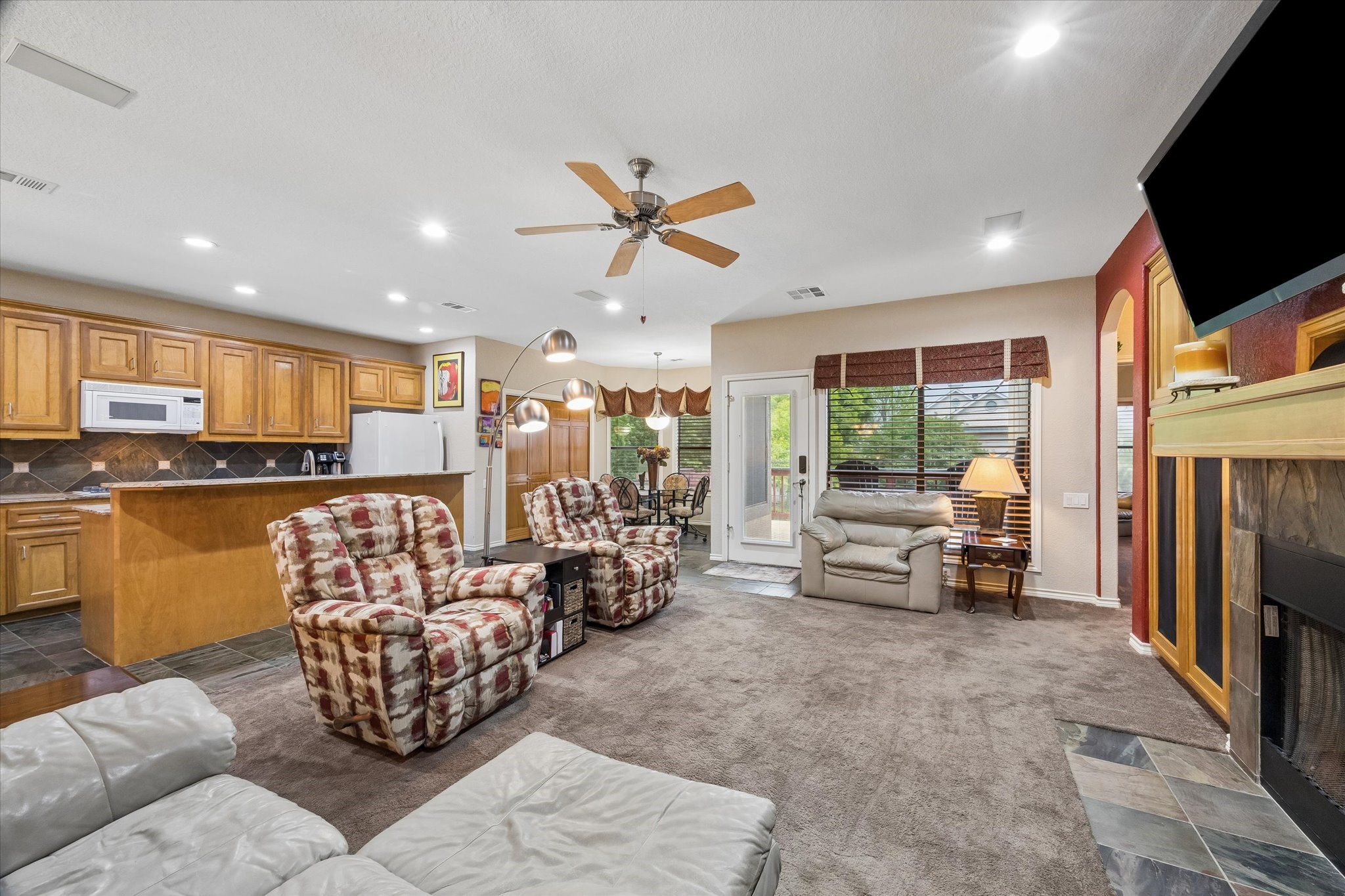 3040 Bayshore Drive Property Photo 4