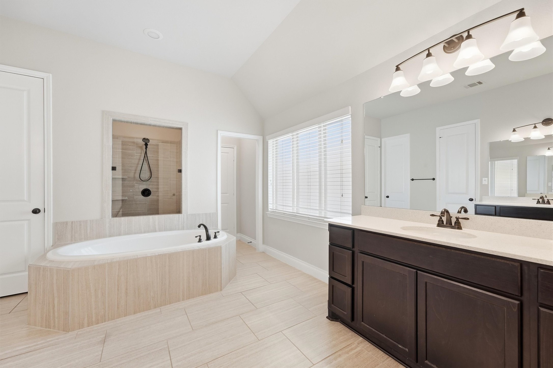 122 Cliftons Curve Way Property Photo 17