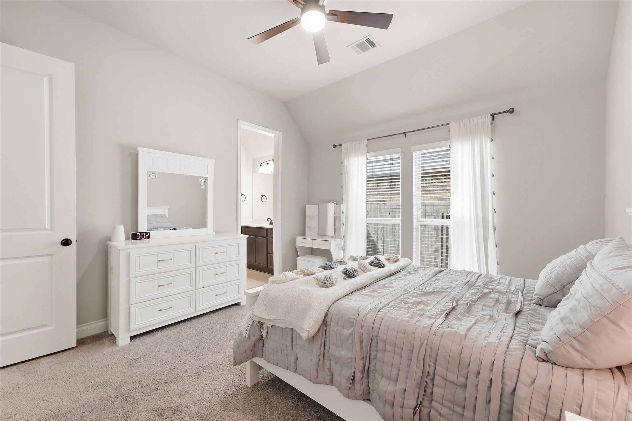 122 Cliftons Curve Way Property Photo 23