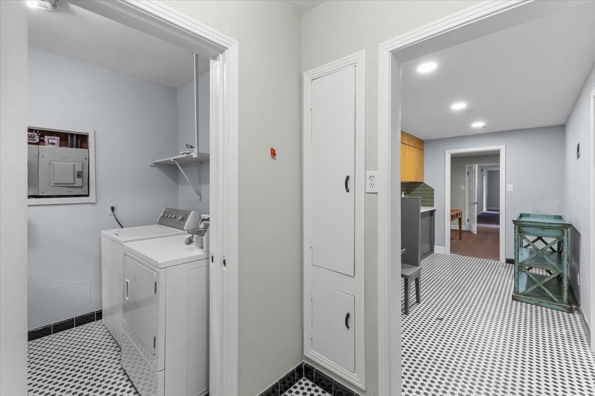2719 Capitol Street Property Photo 24