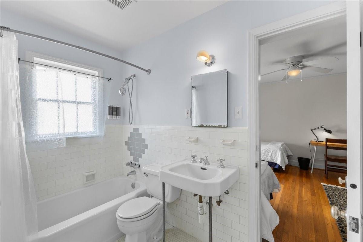 2719 Capitol Street Property Photo 29