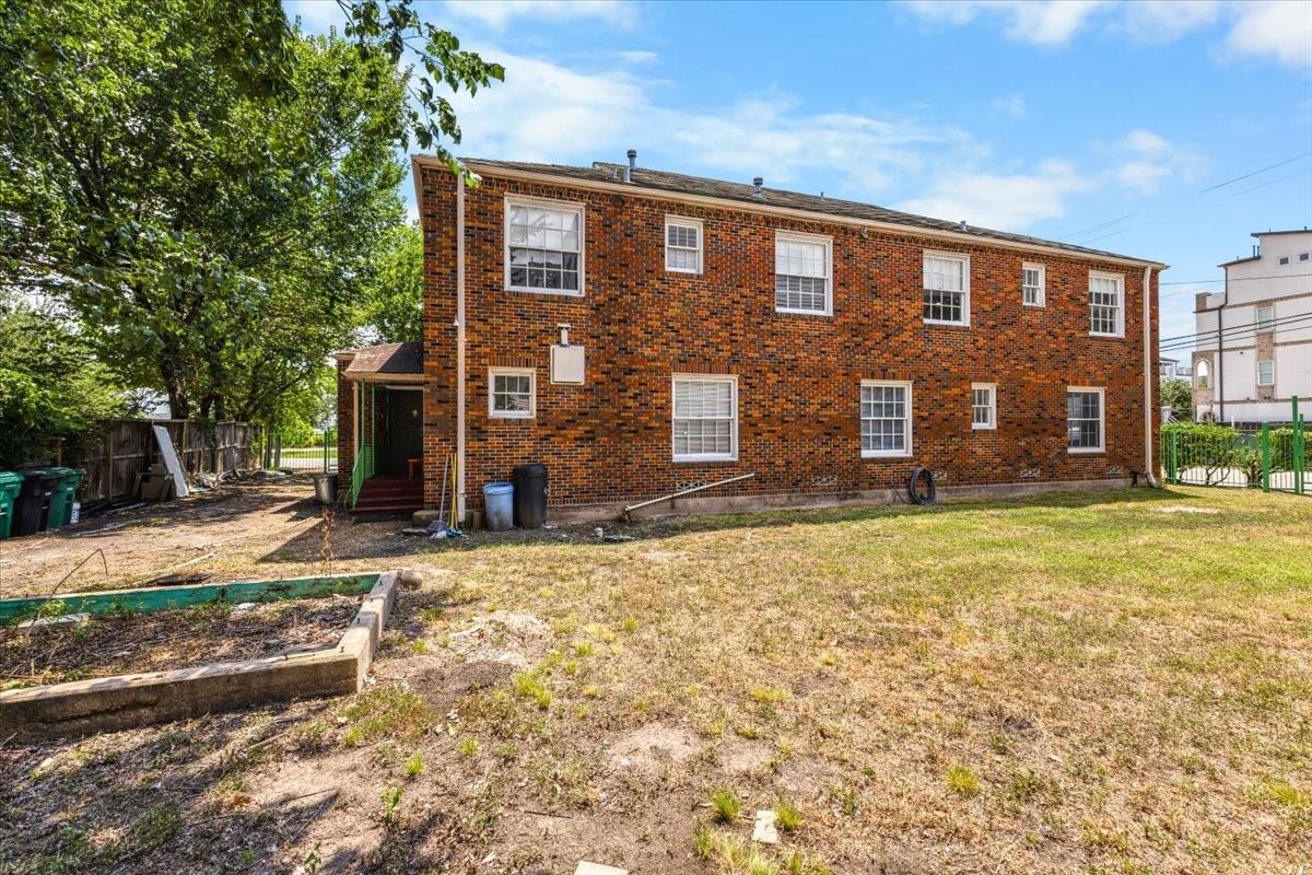 2719 Capitol Street Property Photo 44