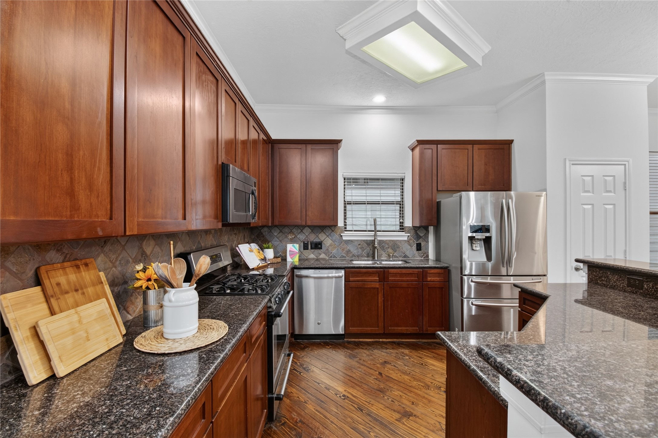2304 Jackson Street Property Photo 7