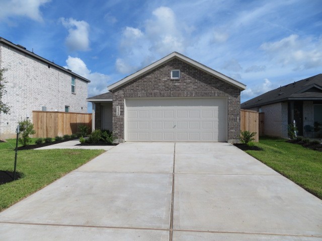 13318 Wind Field Drive Property Photo 1