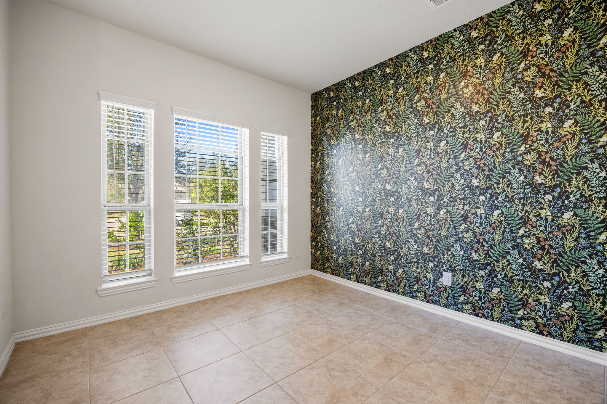 20335 Highfield Park Drive Property Photo 6