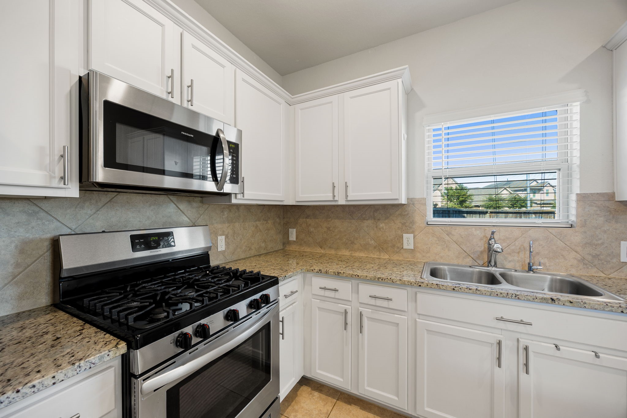 20335 Highfield Park Drive Property Photo 10